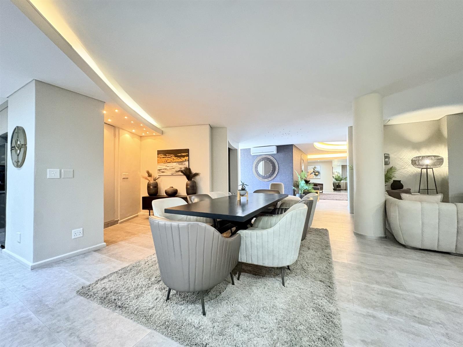 Exquisite 454 Square 4 Bed Penthouse For Sale