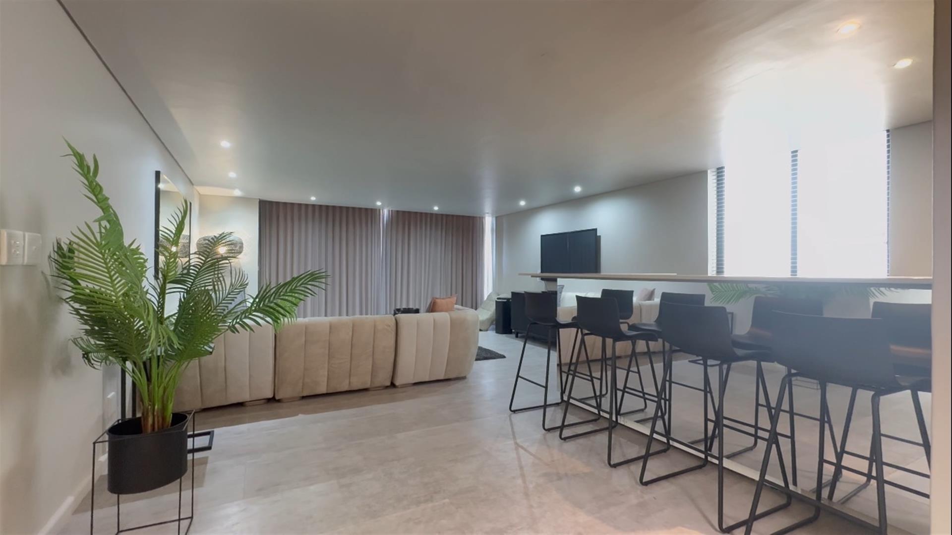 Exquisite 454 Square 4 Bed Penthouse For Sale