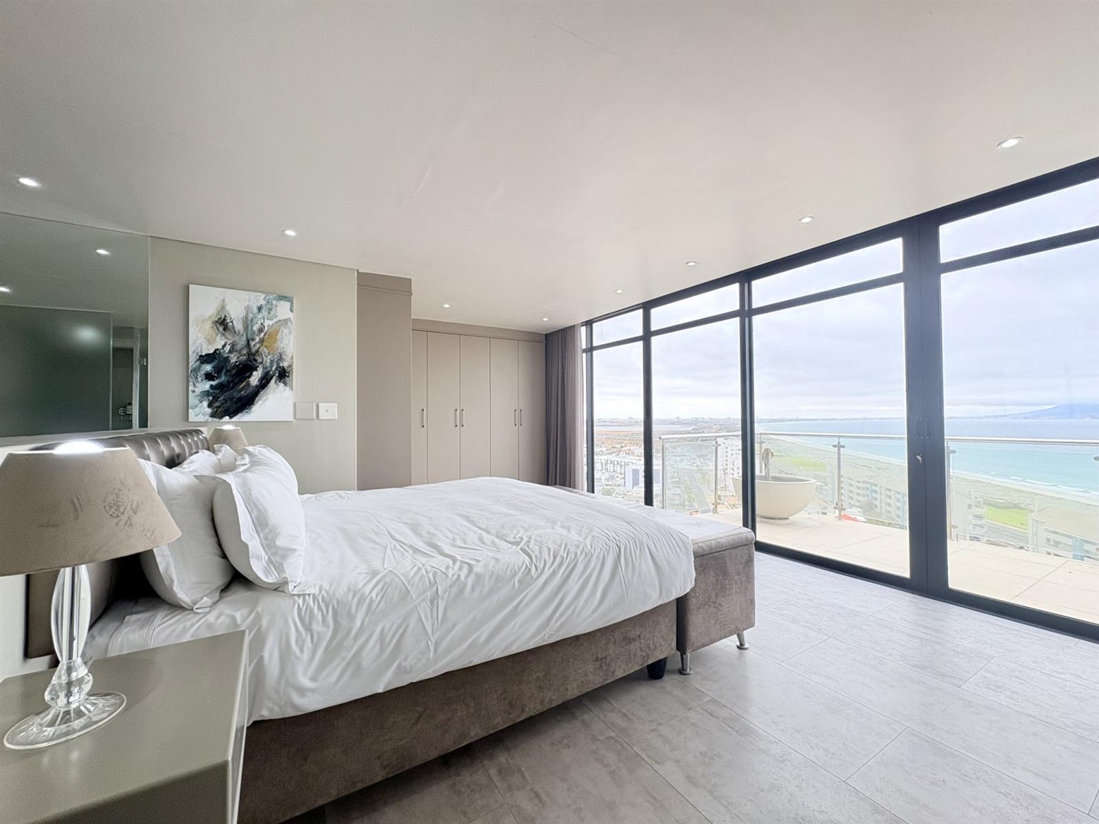 Exquisite 454 Square 4 Bed Penthouse For Sale