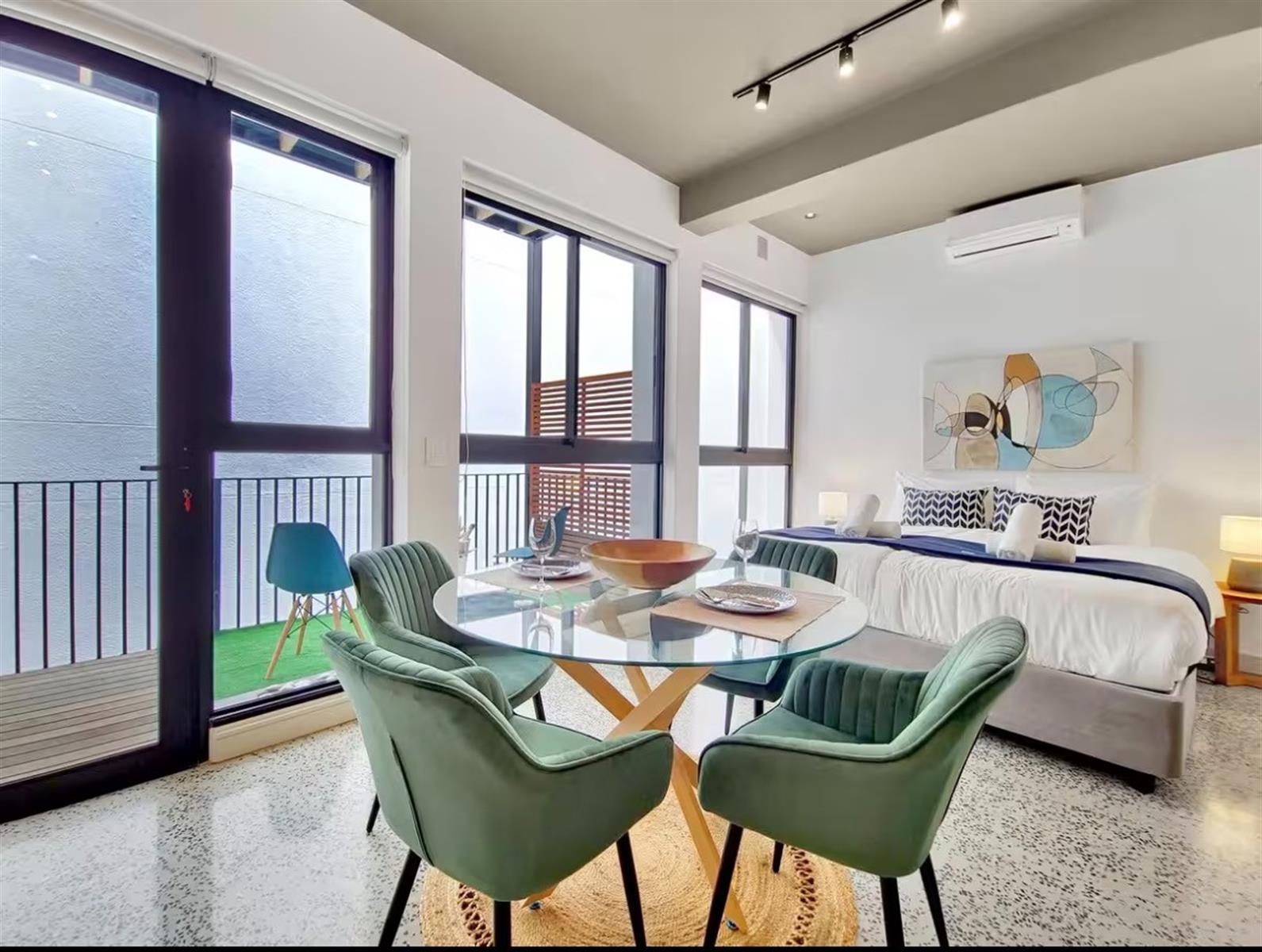 Apartment To Rent in Cape Town City Centre, Cape Town