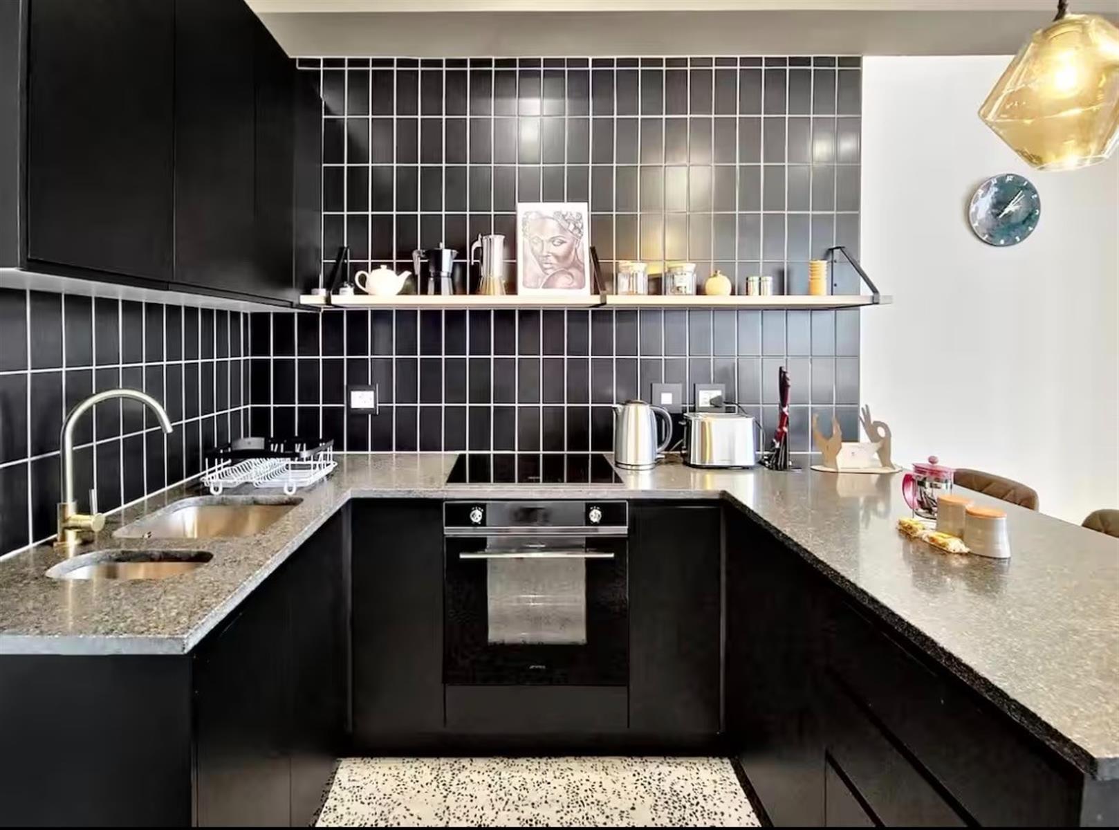 Apartment To Rent in Cape Town City Centre, Cape Town