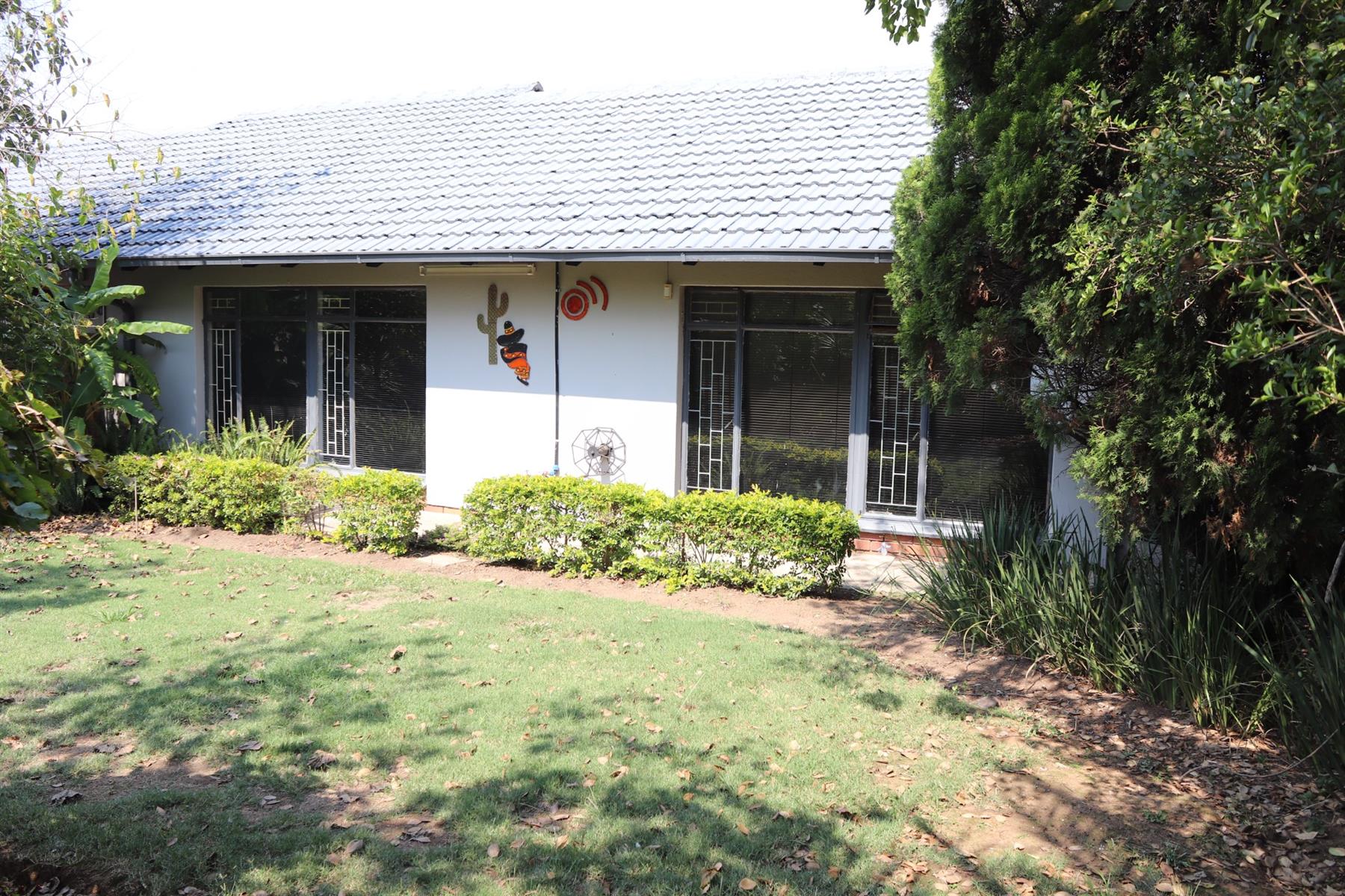 Move-In Ready Family Home with Exceptional Security and Space - Secunda
