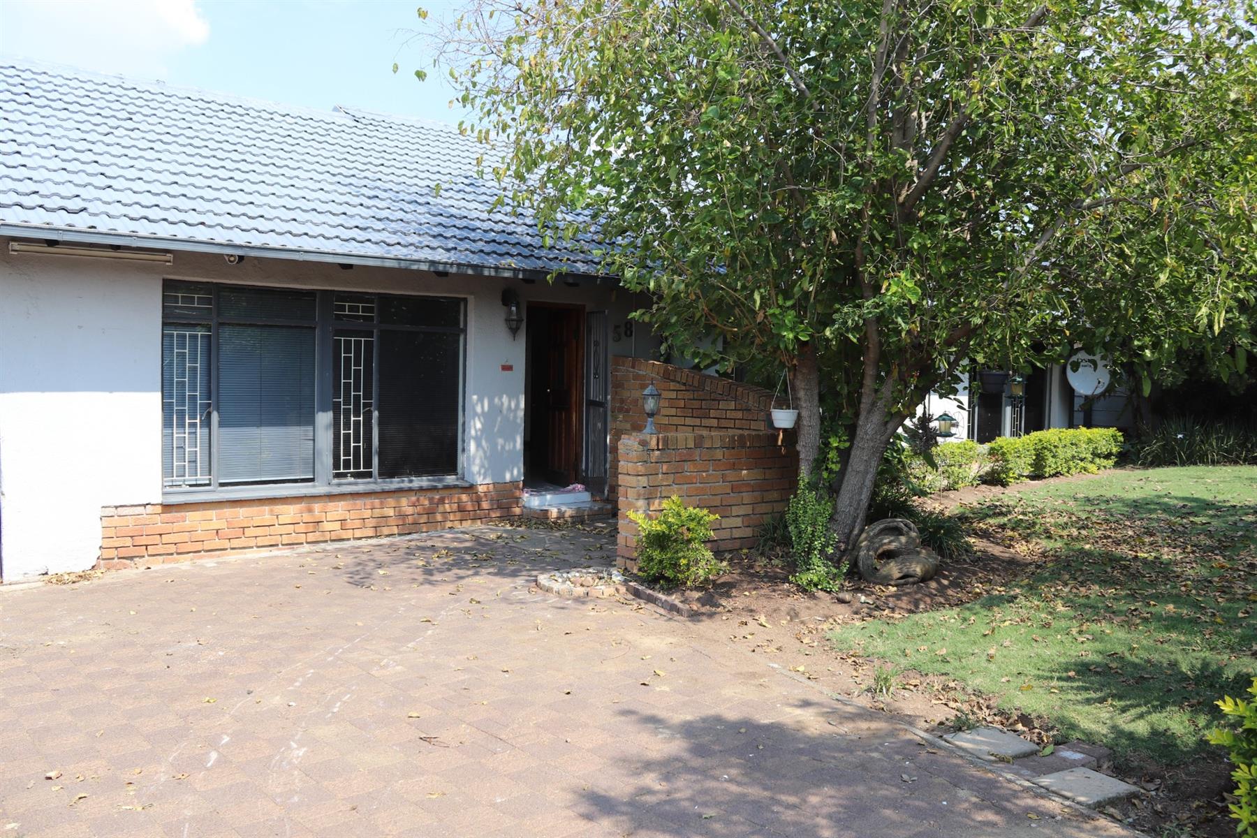 Move-In Ready Family Home with Exceptional Security and Space - Secunda