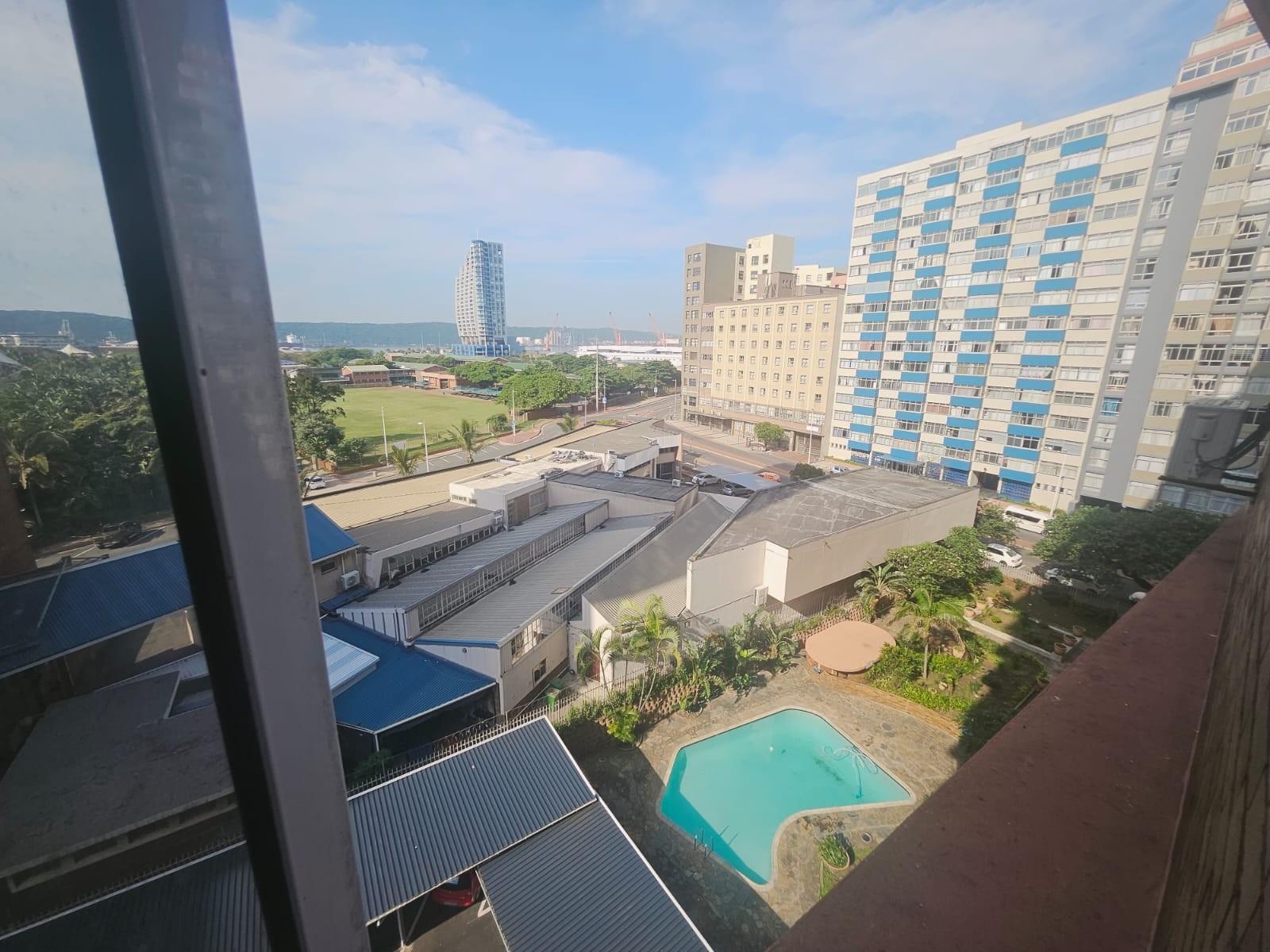 Comfortable 2-Bedroom Apartment with Balcony and Pool Access