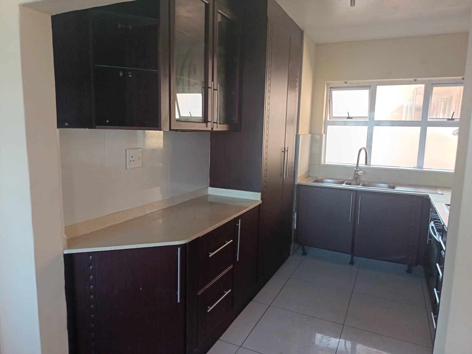 Comfortable 2-Bedroom Apartment with Balcony and Pool Access