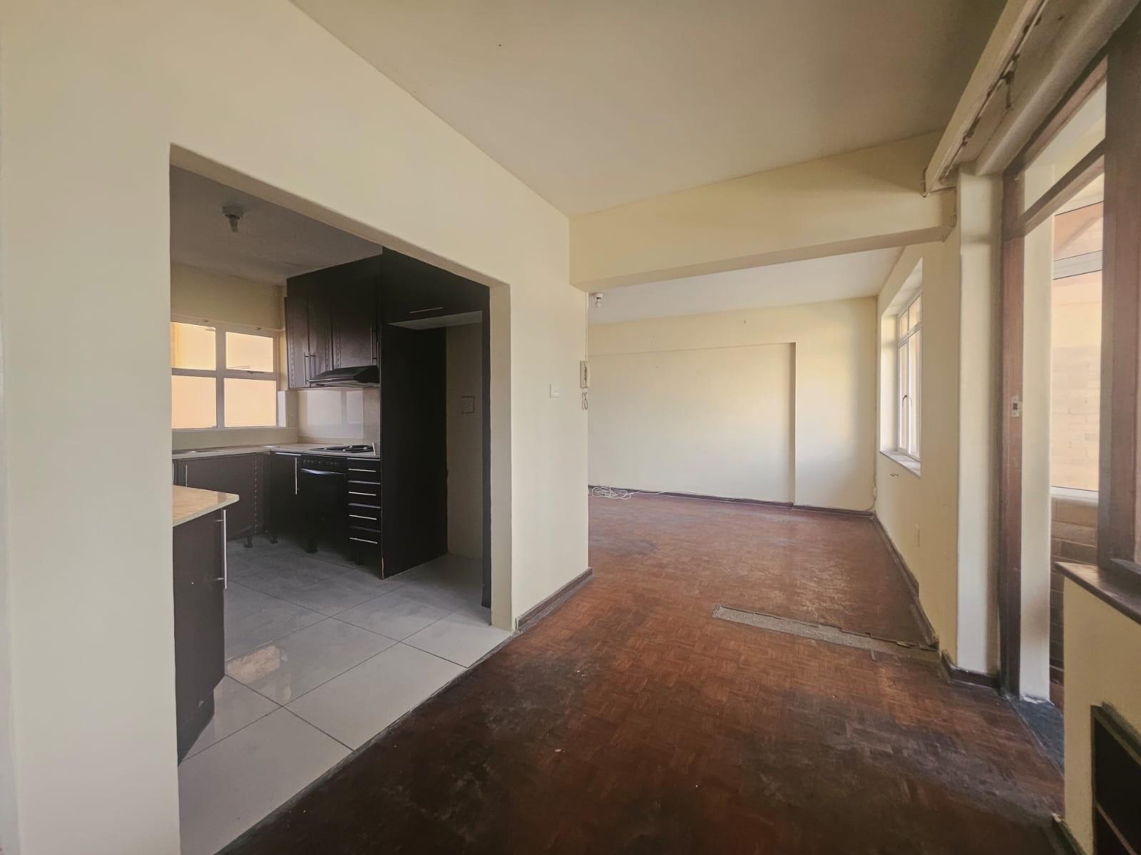 Comfortable 2-Bedroom Apartment with Balcony and Pool Access