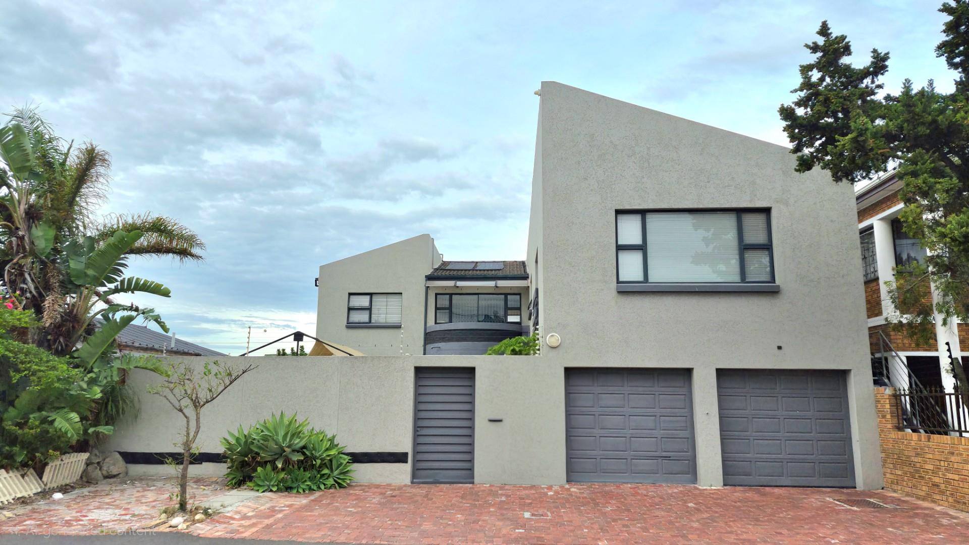 Guest House for sale in Crawford, Cape Town, 496 m²