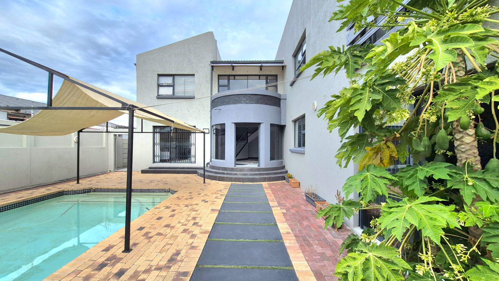 Guest House for sale in Crawford, Cape Town, 496 m²