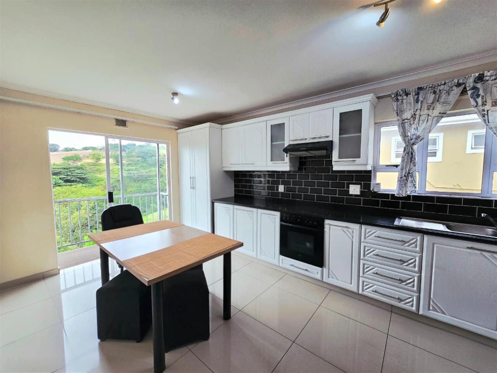 Apartment for sale in Dawncrest, Verulam, KwaZulu Natal, 83 m²