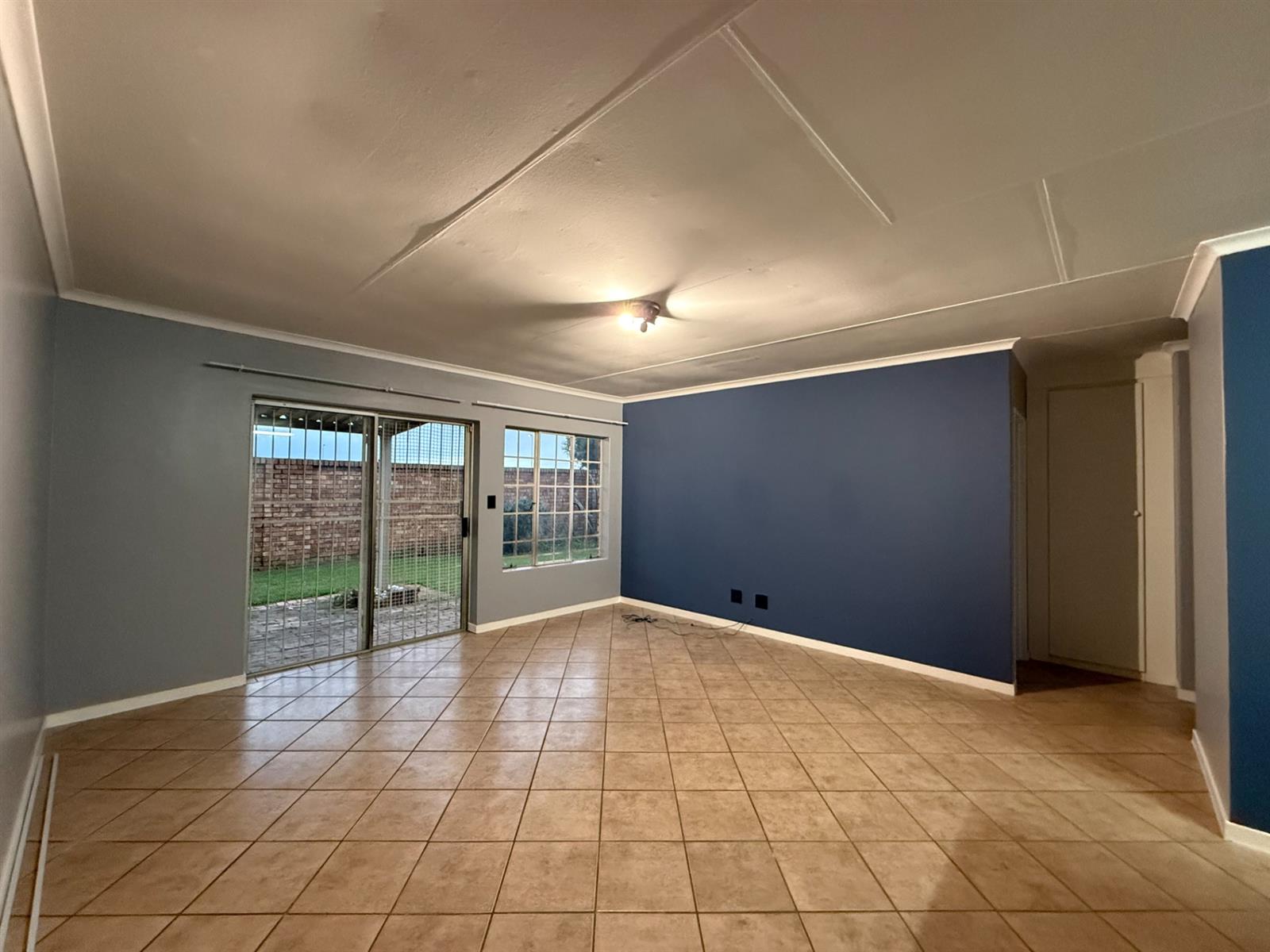 NEAT, NEW AND NOW AVAILABLE 2 BEDROOM TOWNHOUSE IN ELARDUS PARK