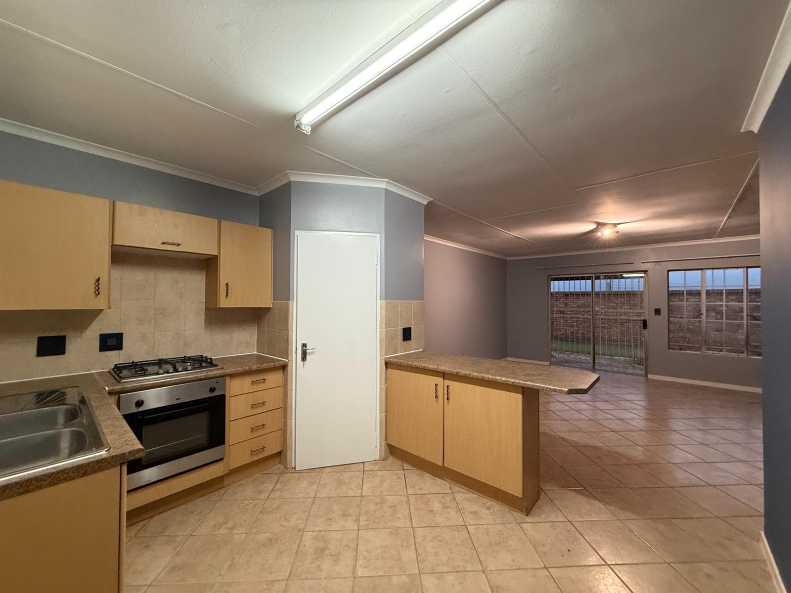 NEAT, NEW AND NOW AVAILABLE 2 BEDROOM TOWNHOUSE IN ELARDUS PARK