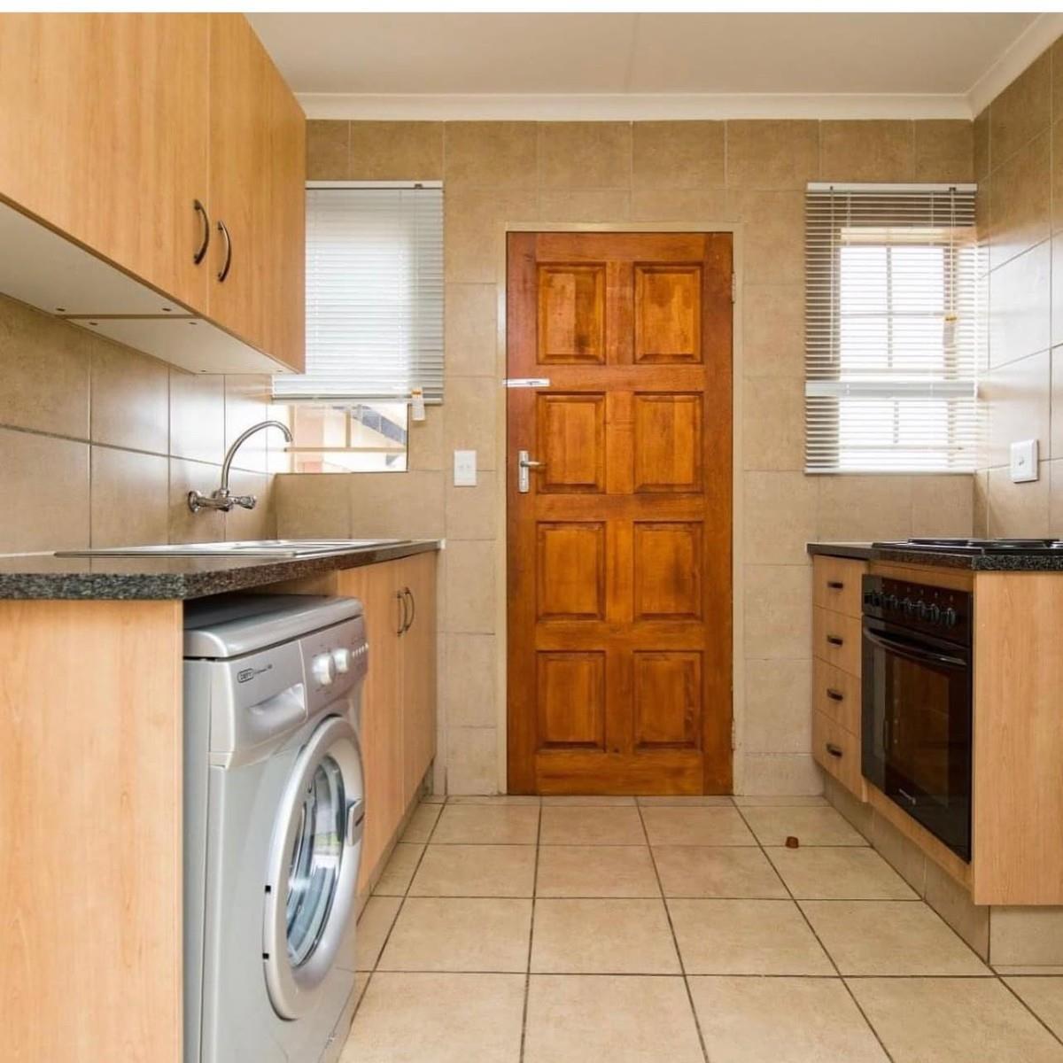 3 Bedroom House for Sale in Centurion, Thatch Hill Estate