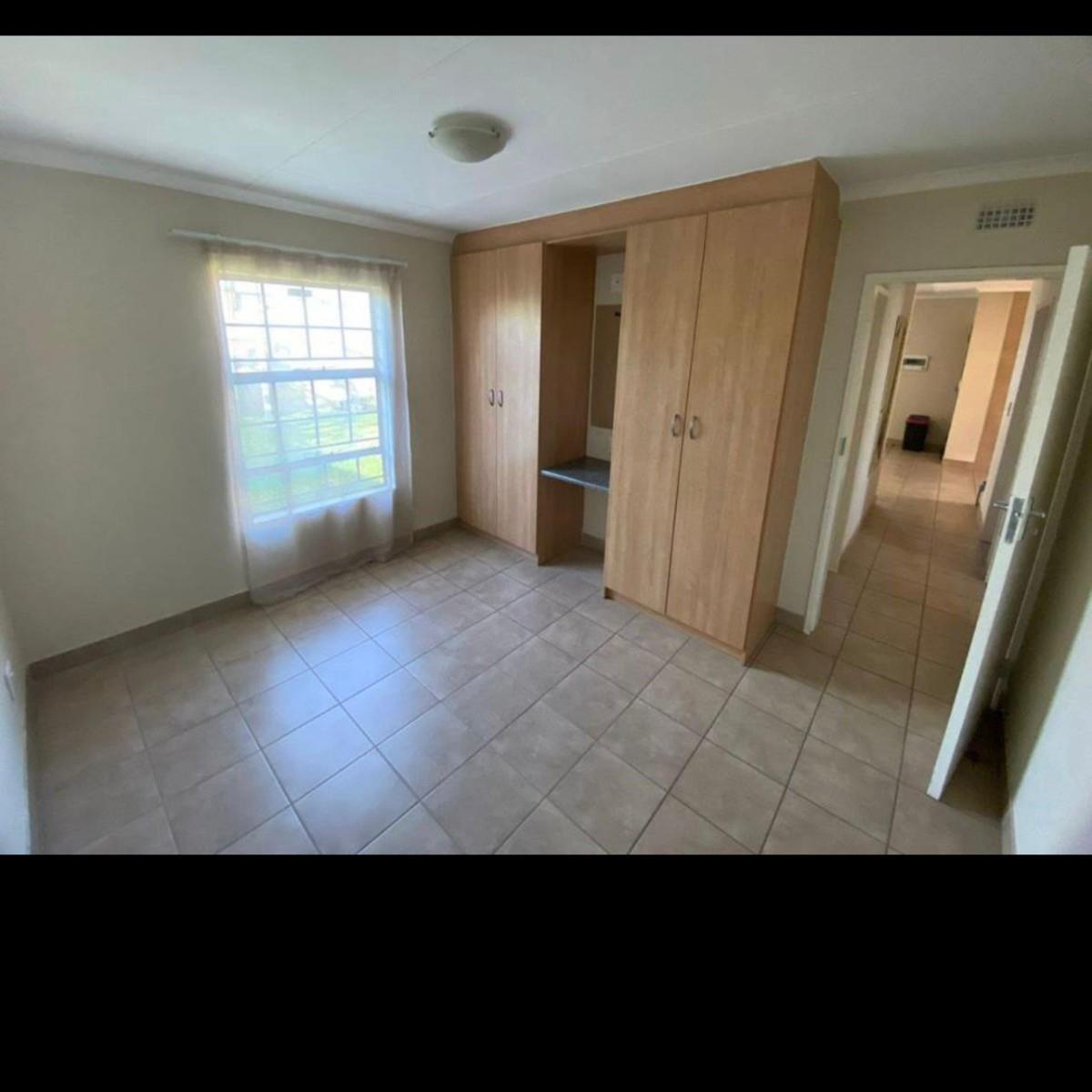 3 Bedroom House for Sale in Centurion, Thatch Hill Estate