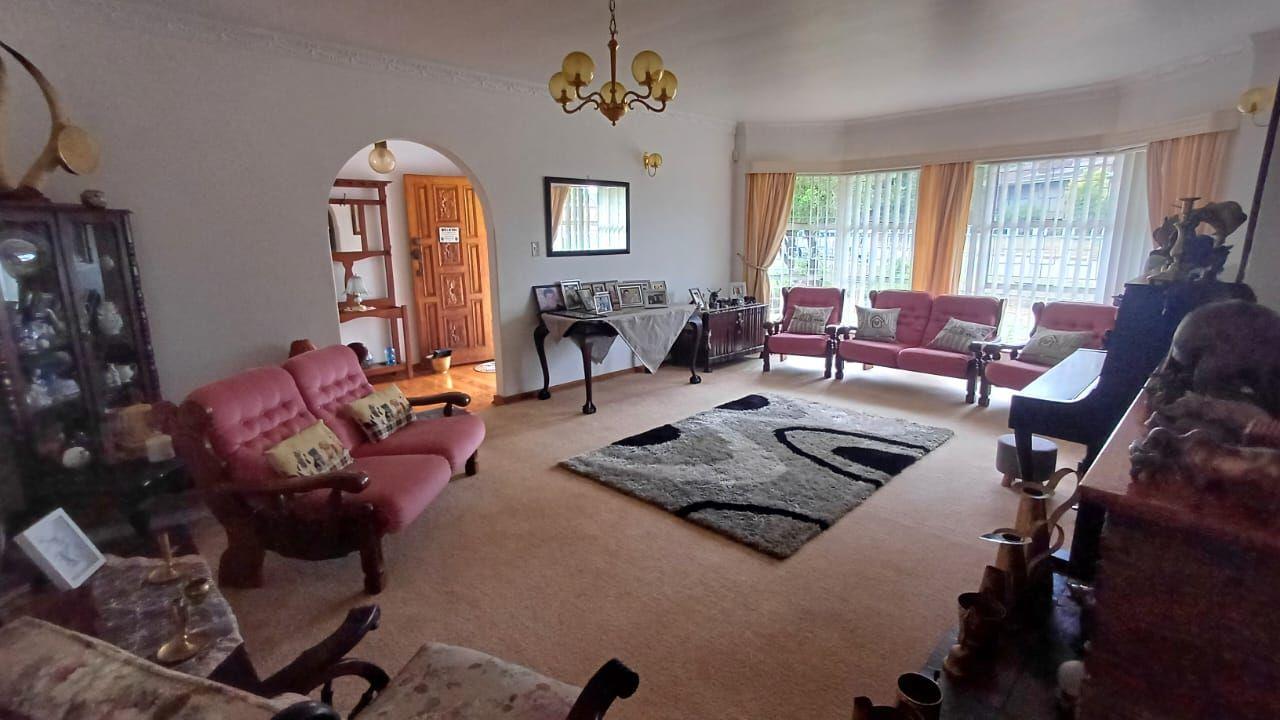 House For Sale in Vanes Estate, Uitenhage