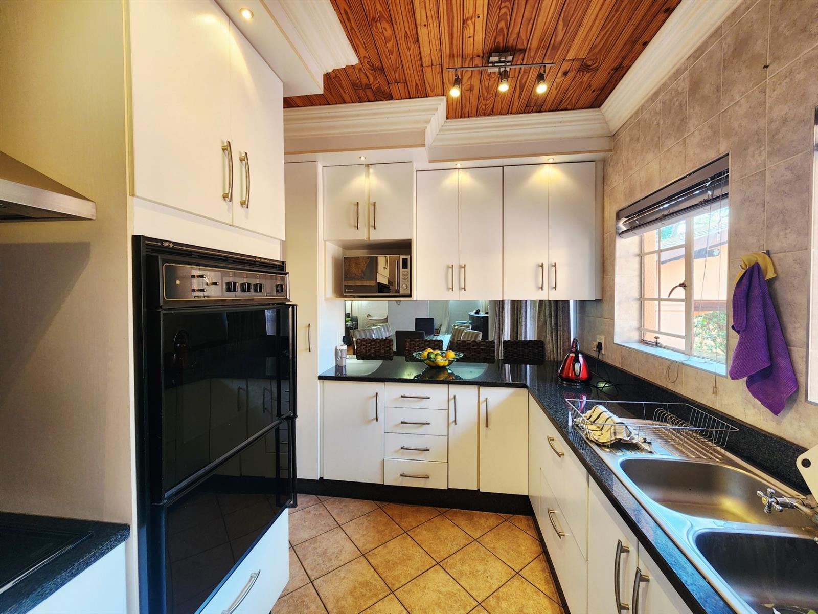 3 Bedroom 2 Bathroom House with Swimming Pool and Borehole for sale in Valhalla Centurion
