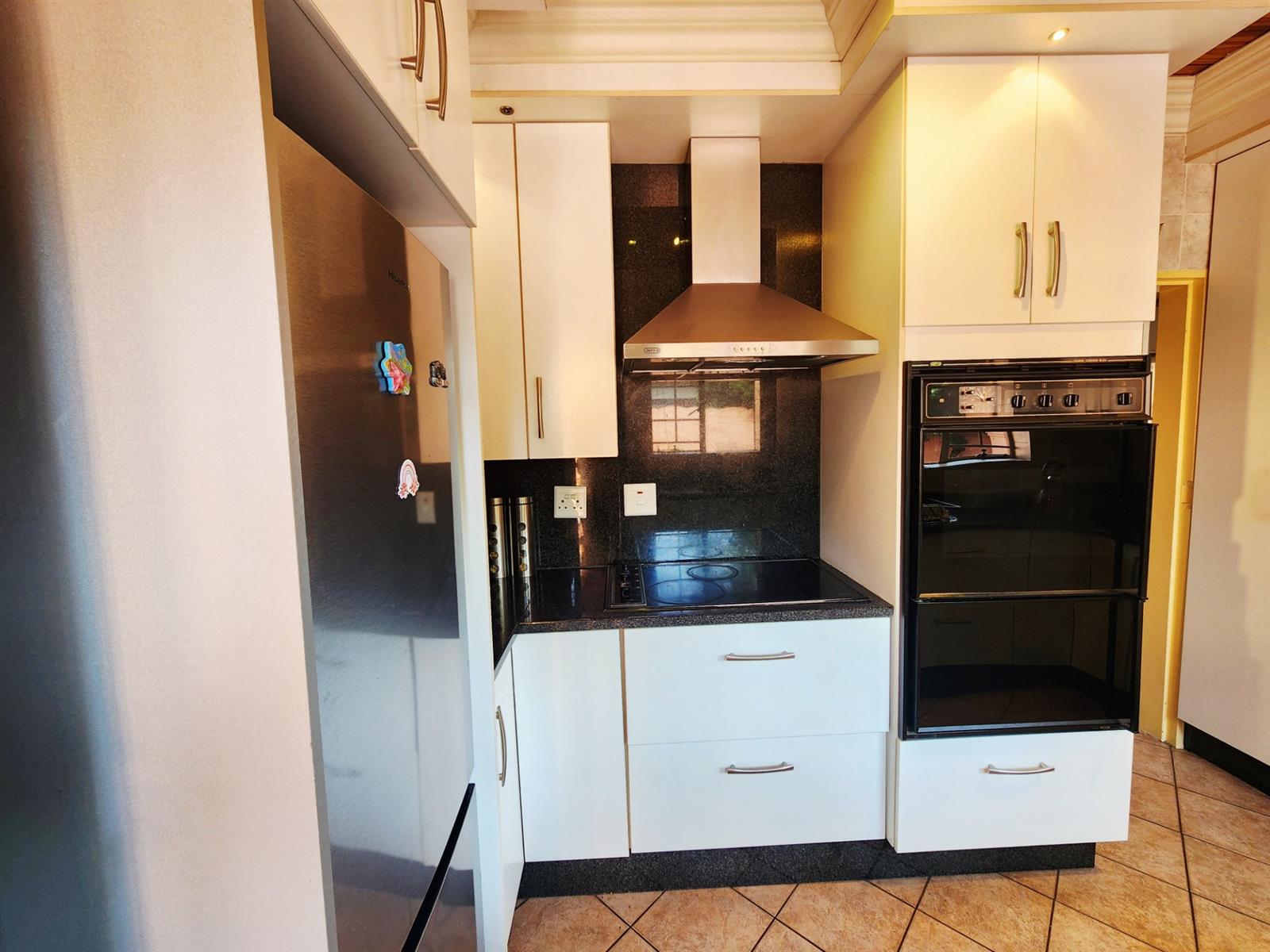 3 Bedroom 2 Bathroom House with Swimming Pool and Borehole for sale in Valhalla Centurion