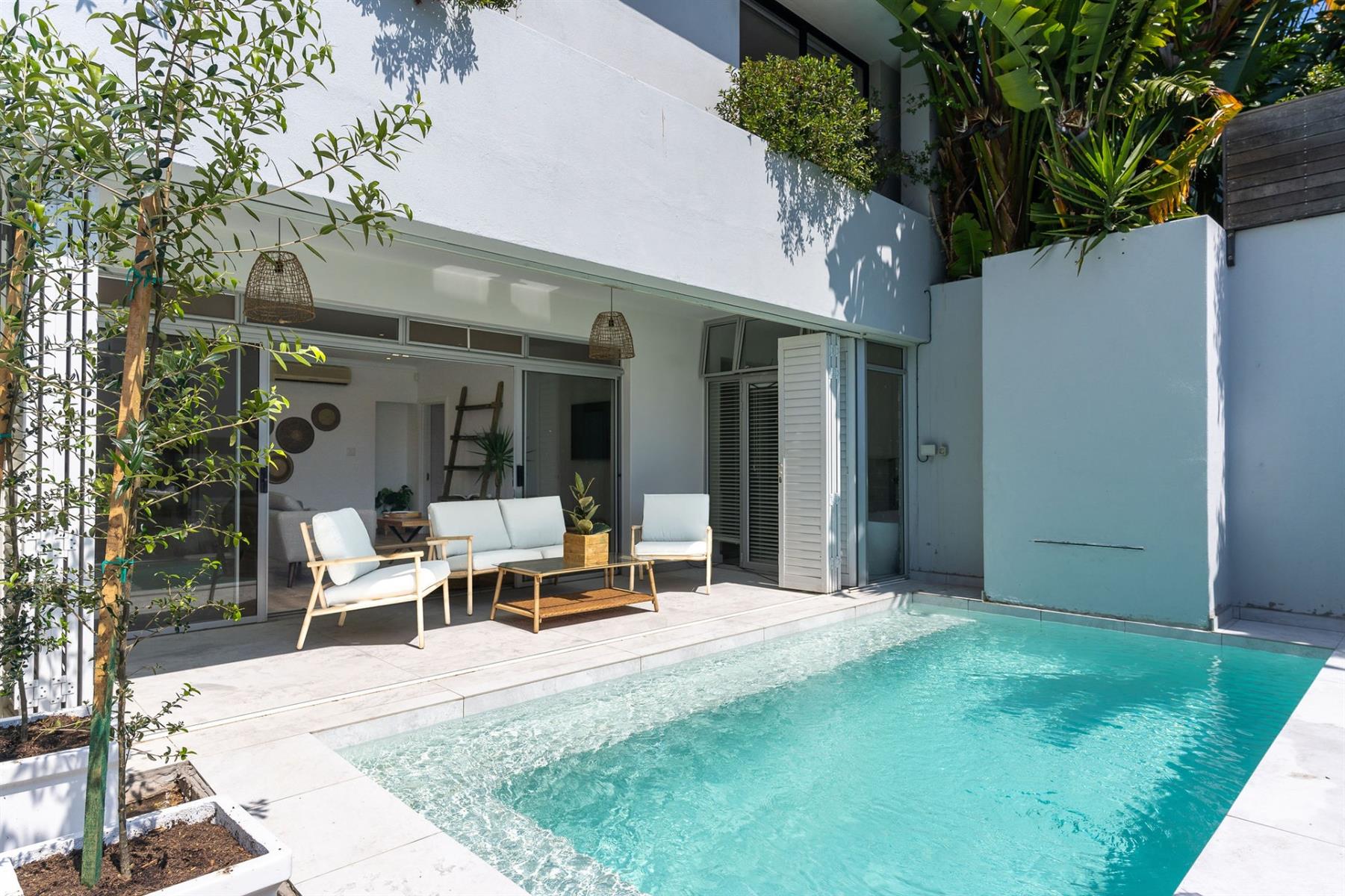 Stylish, income-generating gem in a prime location