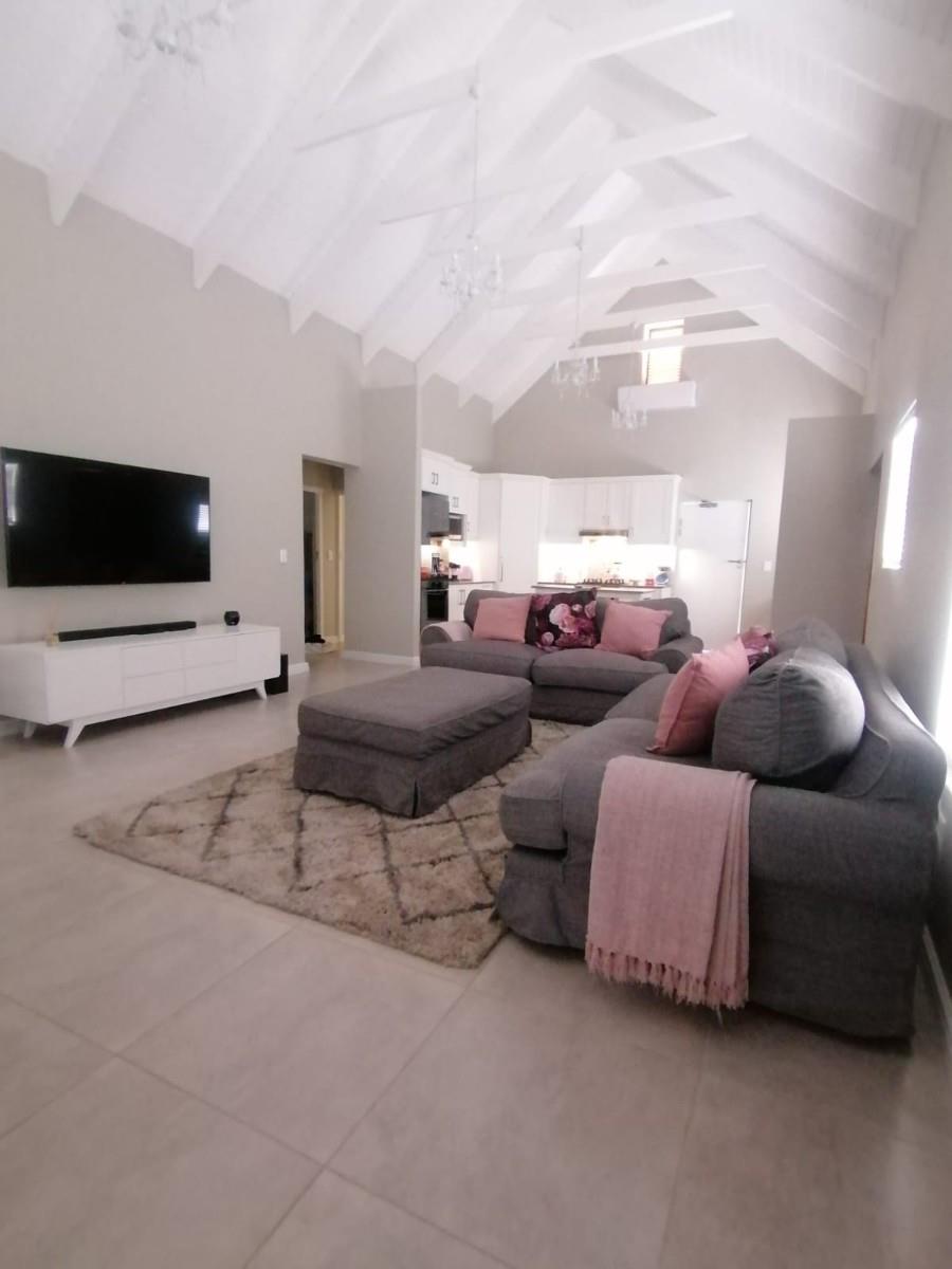 111 sqm House in Bergsigpark Sec complex in Porterville