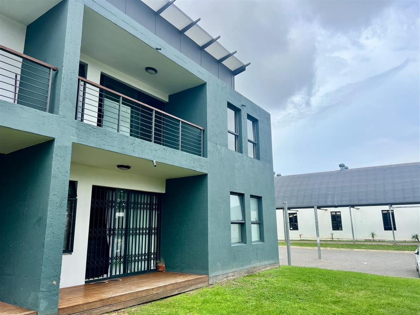 3 Bed and 2 bathroom home in Nahoon Valley Park