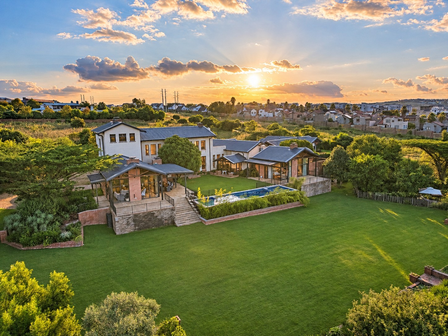 House for sale in Waterfall Equestrian Estate, Waterfall, Midrand, 1500 m²
