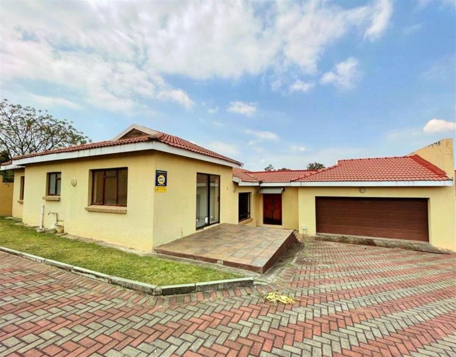 Townhouse For Sale in Aviary Hill, Newcastle, KwaZulu Natal