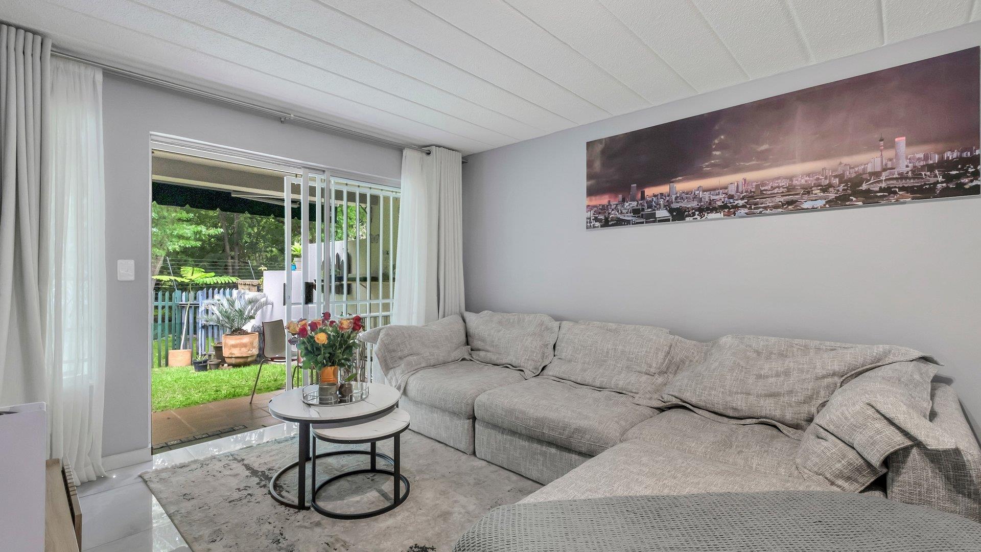 Apartment For Sale in Strathavon, Sandton