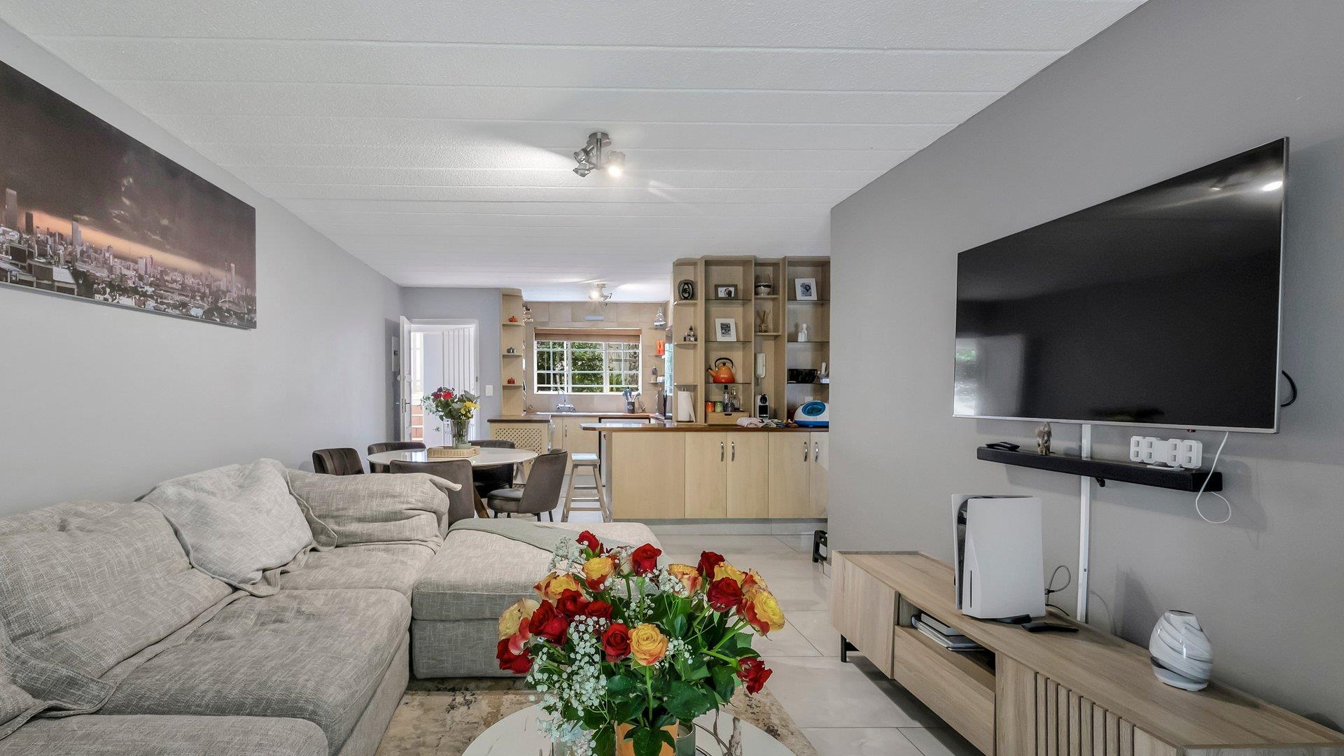 Apartment For Sale in Strathavon, Sandton