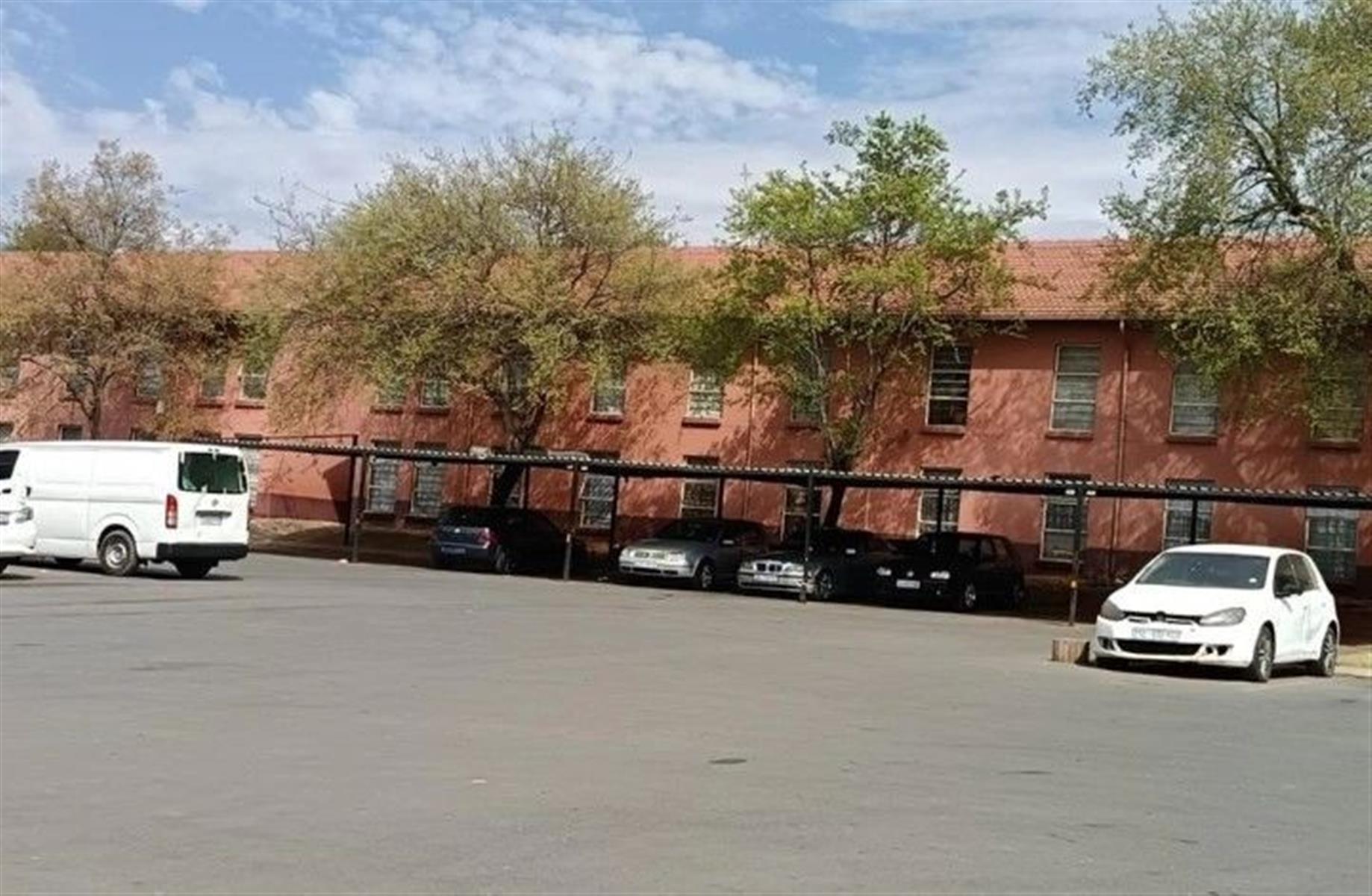 Apartment for sale in Commercia, Midrand, 45 m²