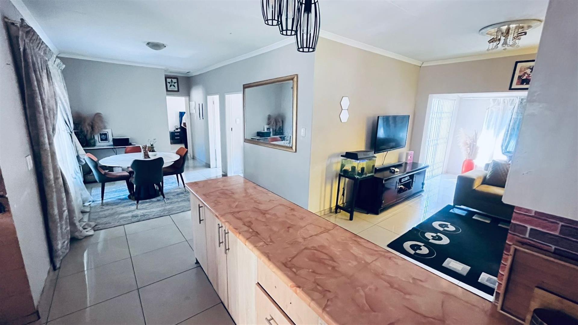 Ivestors!! Three Bedroom House with 3 1 bedroom Apartments for Sale in The Reeds, Centurion