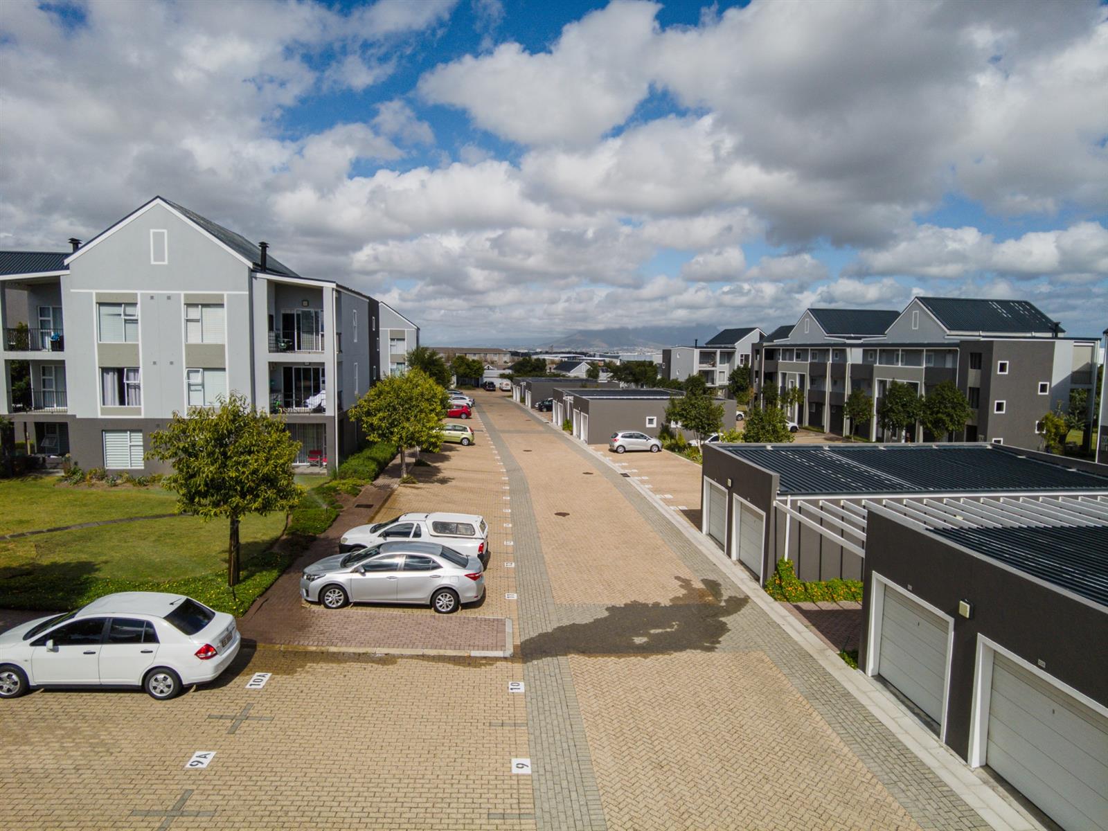 Apartment for rent in Burgundy Estate, Milnerton, 202, Avenida, 22 Cinnebar, Burgundy Estate, Milnerton, Western Cape, 61 m²
