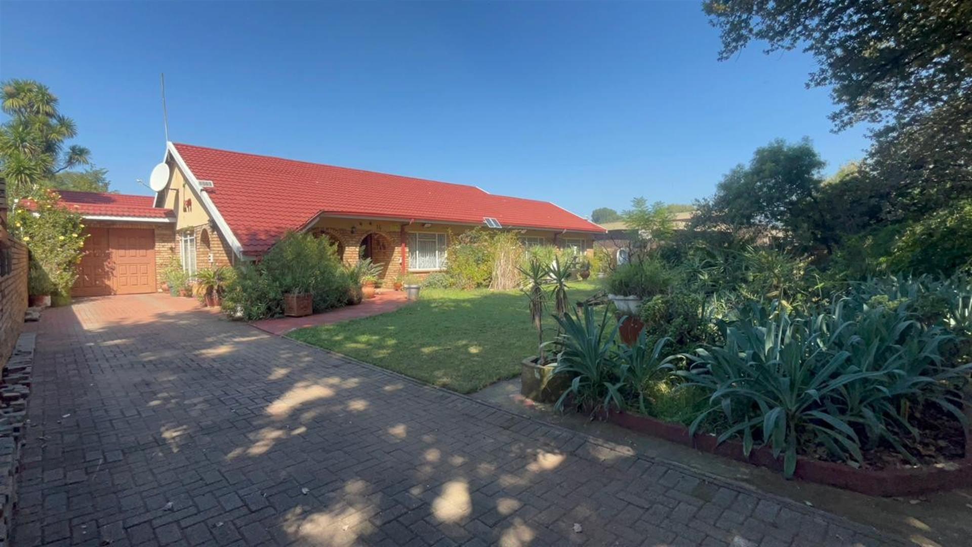 4-Bedroom Home For Sale in Vanderbijlpark SW 2