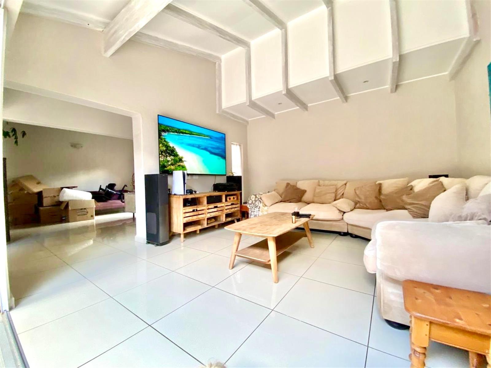 Spacious Townhouse in Sought-After Gallo Manor | Boomed-Off Security Estate