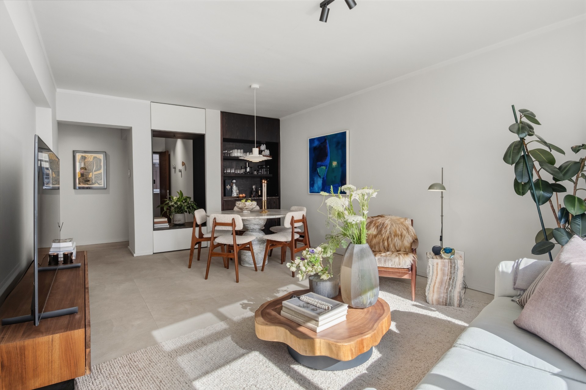 Apartment for sale in Sea Point, Cape Town, 87 m²