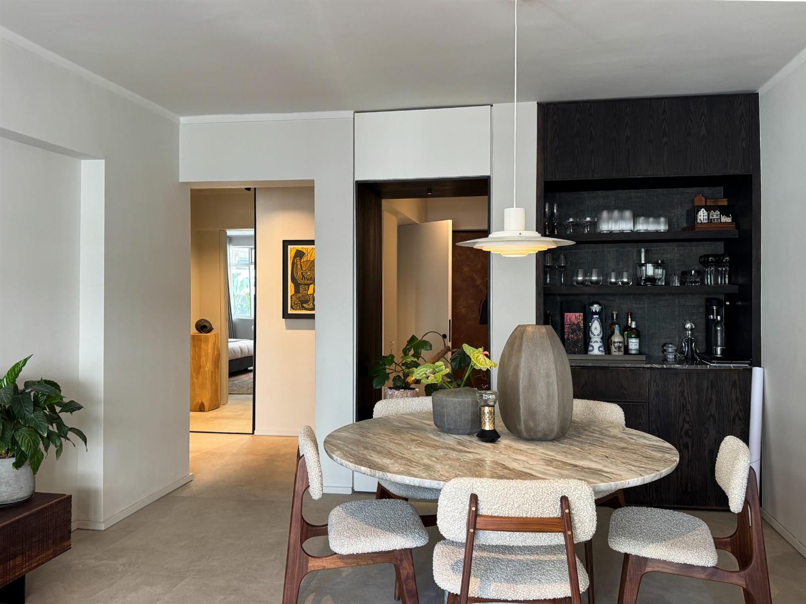 Apartment for sale in Sea Point, Cape Town, 87 m²