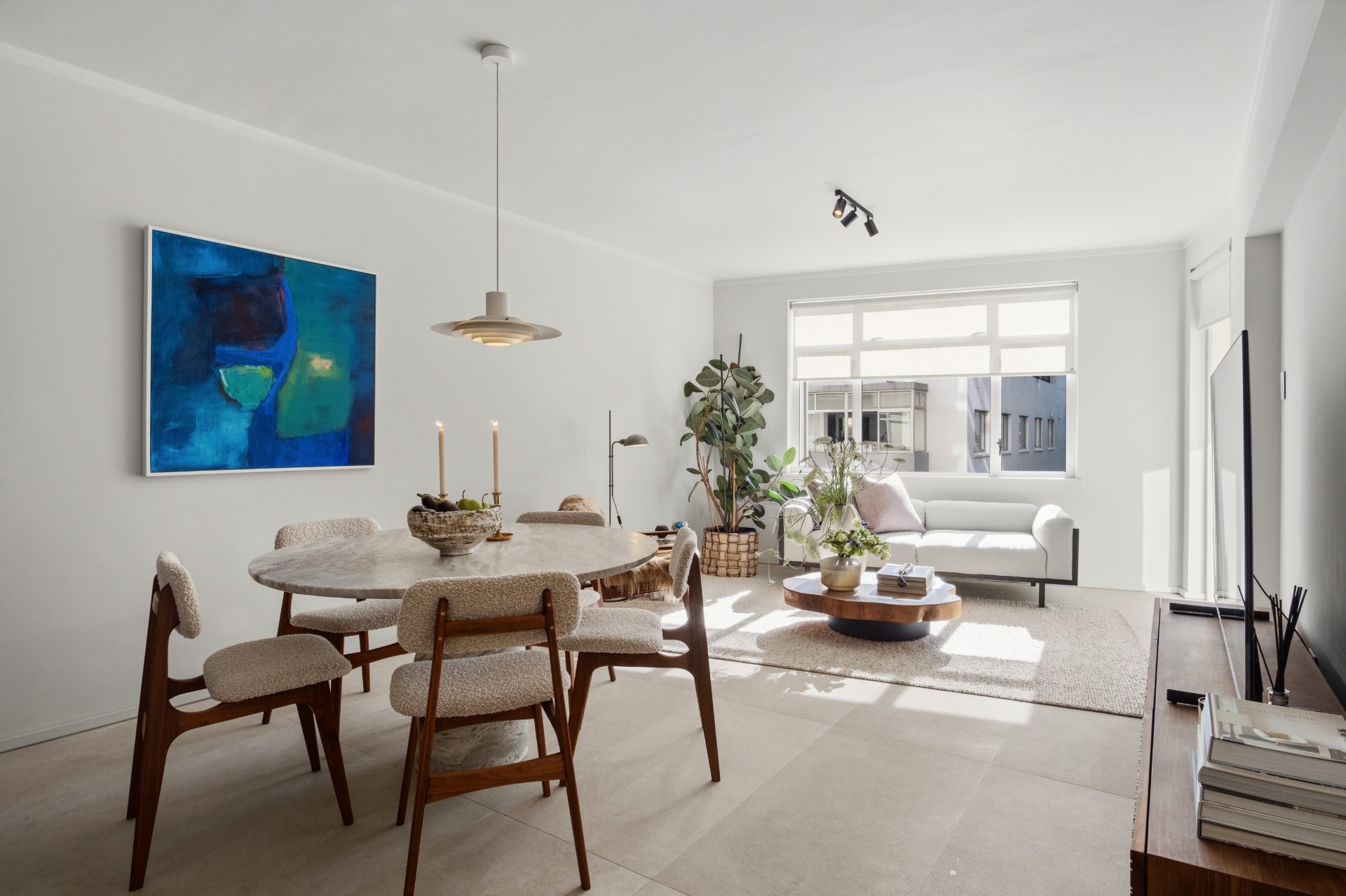 Apartment for sale in Sea Point, Cape Town, 87 m²