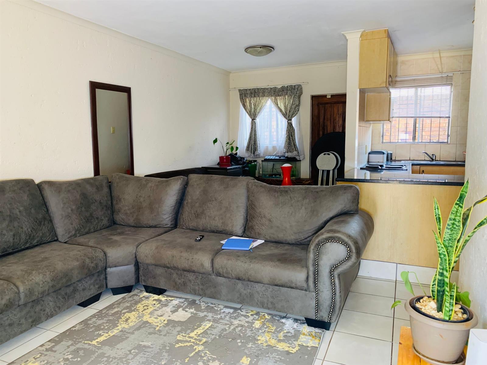 2 Bedroom, 2 bathroom, Apartment For Sale in Theresapark, Akasia