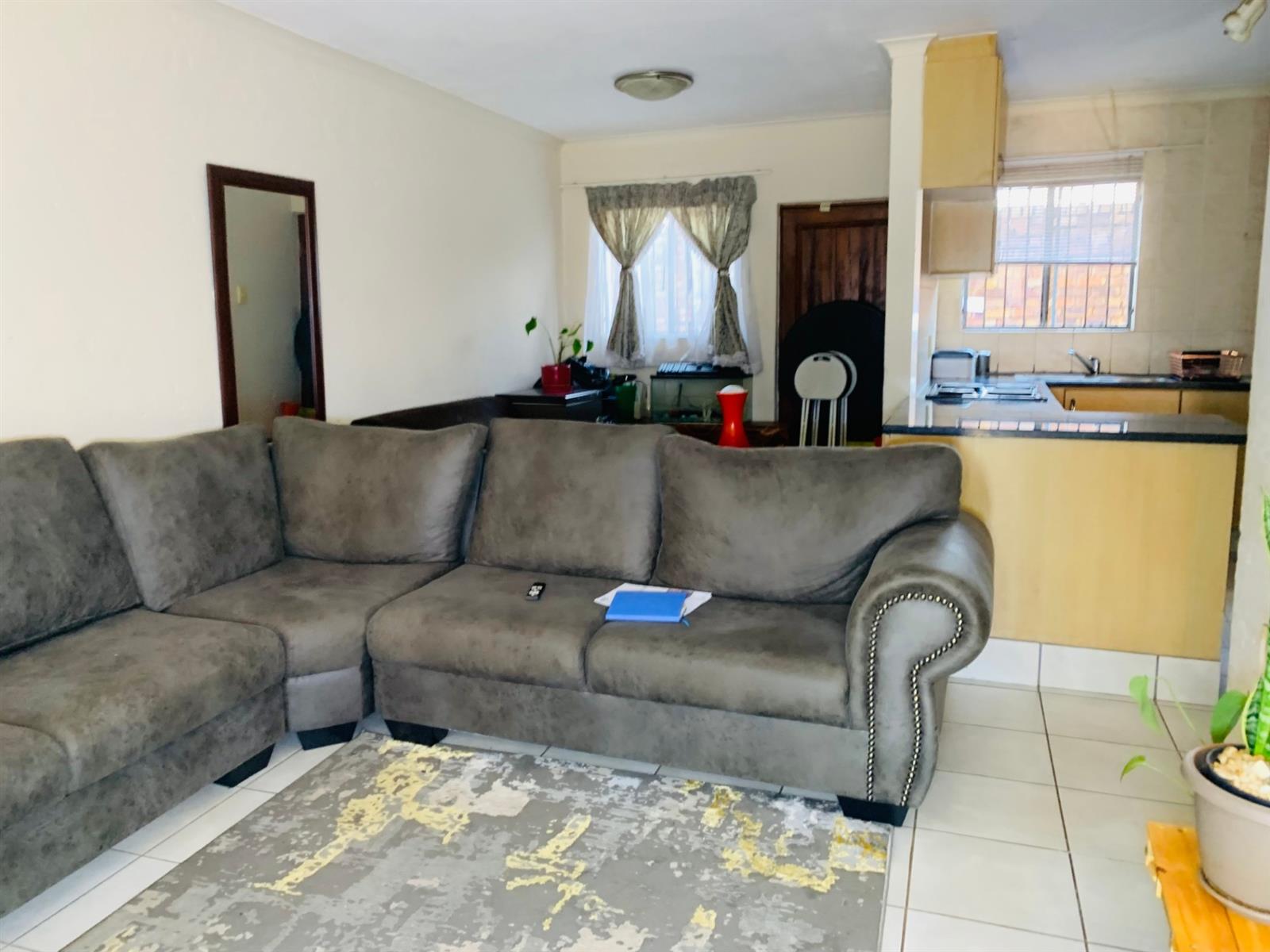 2 Bedroom, 2 bathroom, Apartment For Sale in Theresapark, Akasia