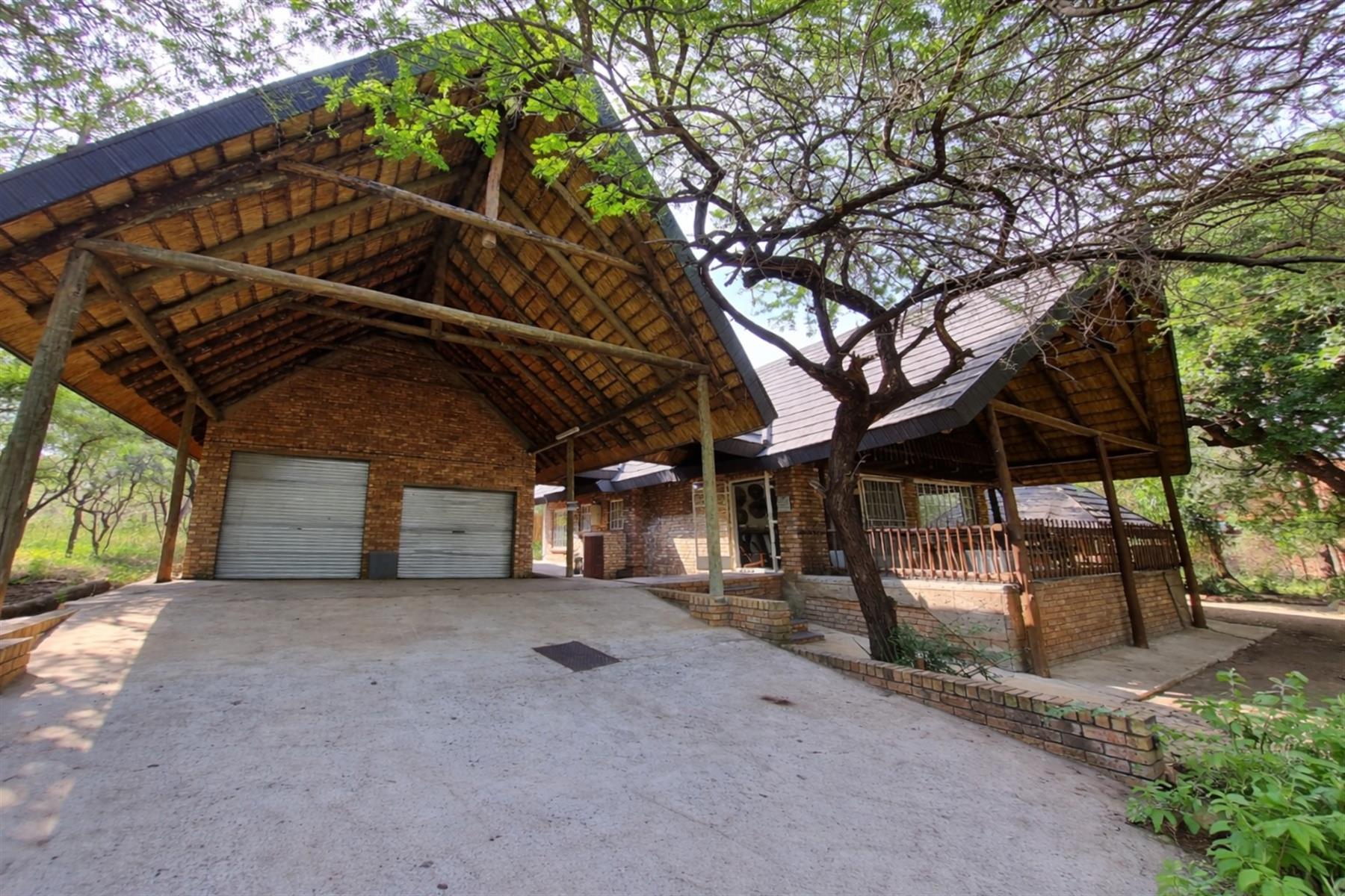 Where Luxury Meets the Wild - A Once-in-a-Lifetime Marloth Park Sanctuary