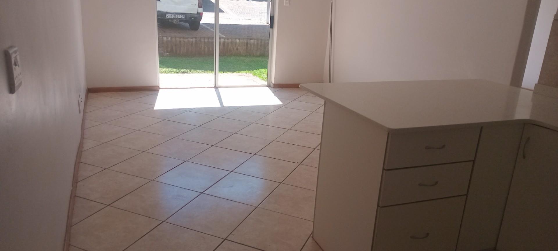 Apartment To Rent in Sunnyridge Newcastle KwaZulu Natal