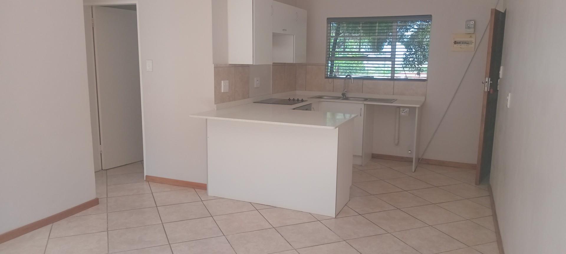 Apartment To Rent in Sunnyridge Newcastle KwaZulu Natal
