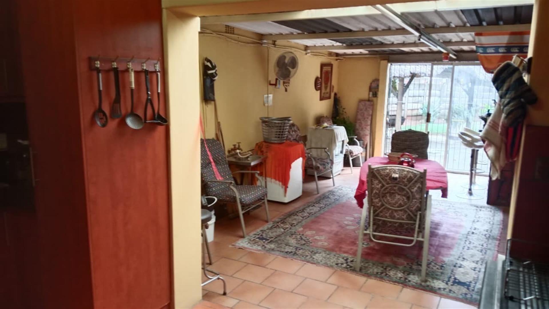 House for sale in Stilfontein Ext 4, Stilfontein, North West, 850 m²