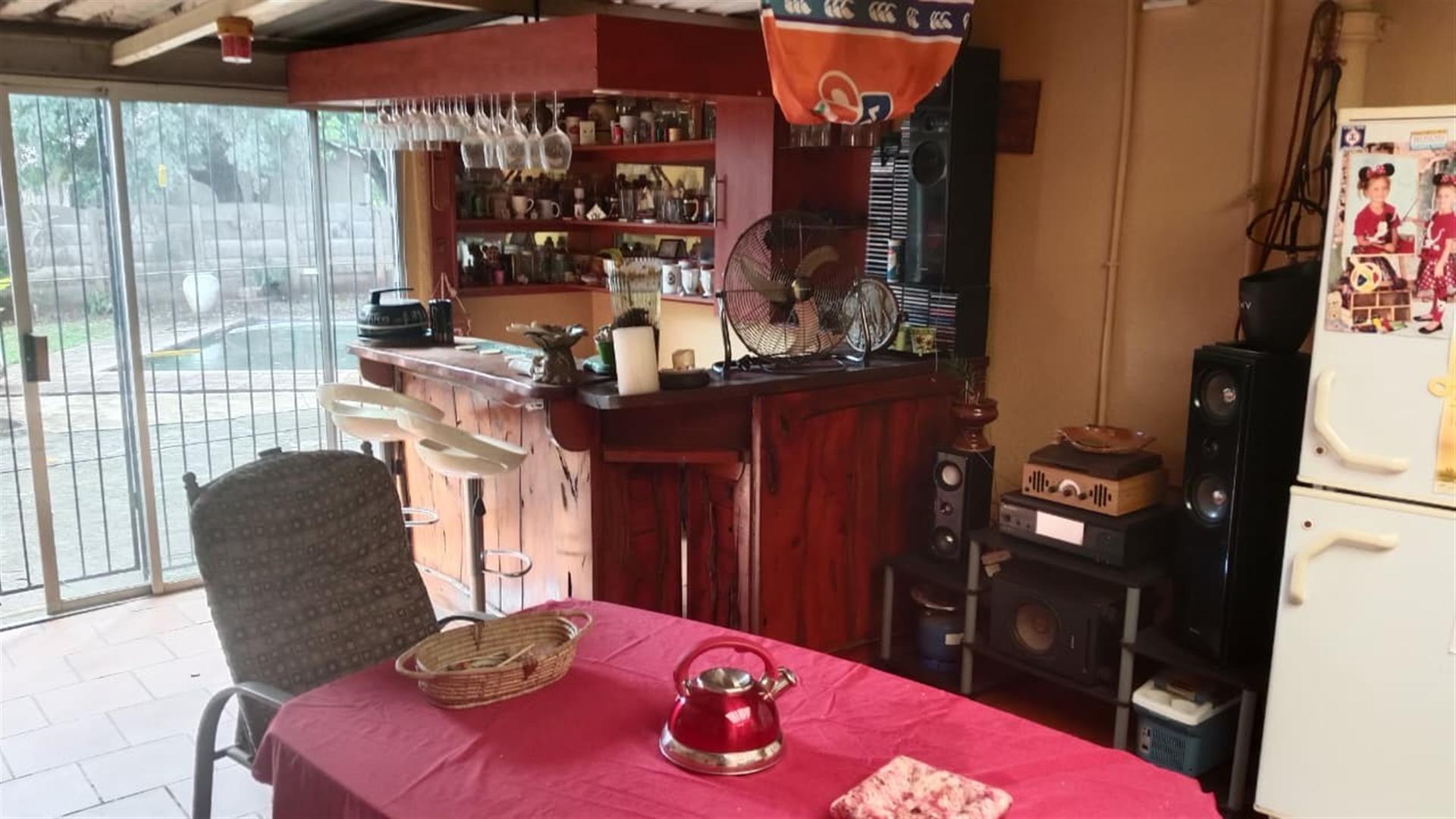 House for sale in Stilfontein Ext 4, Stilfontein, North West, 850 m²