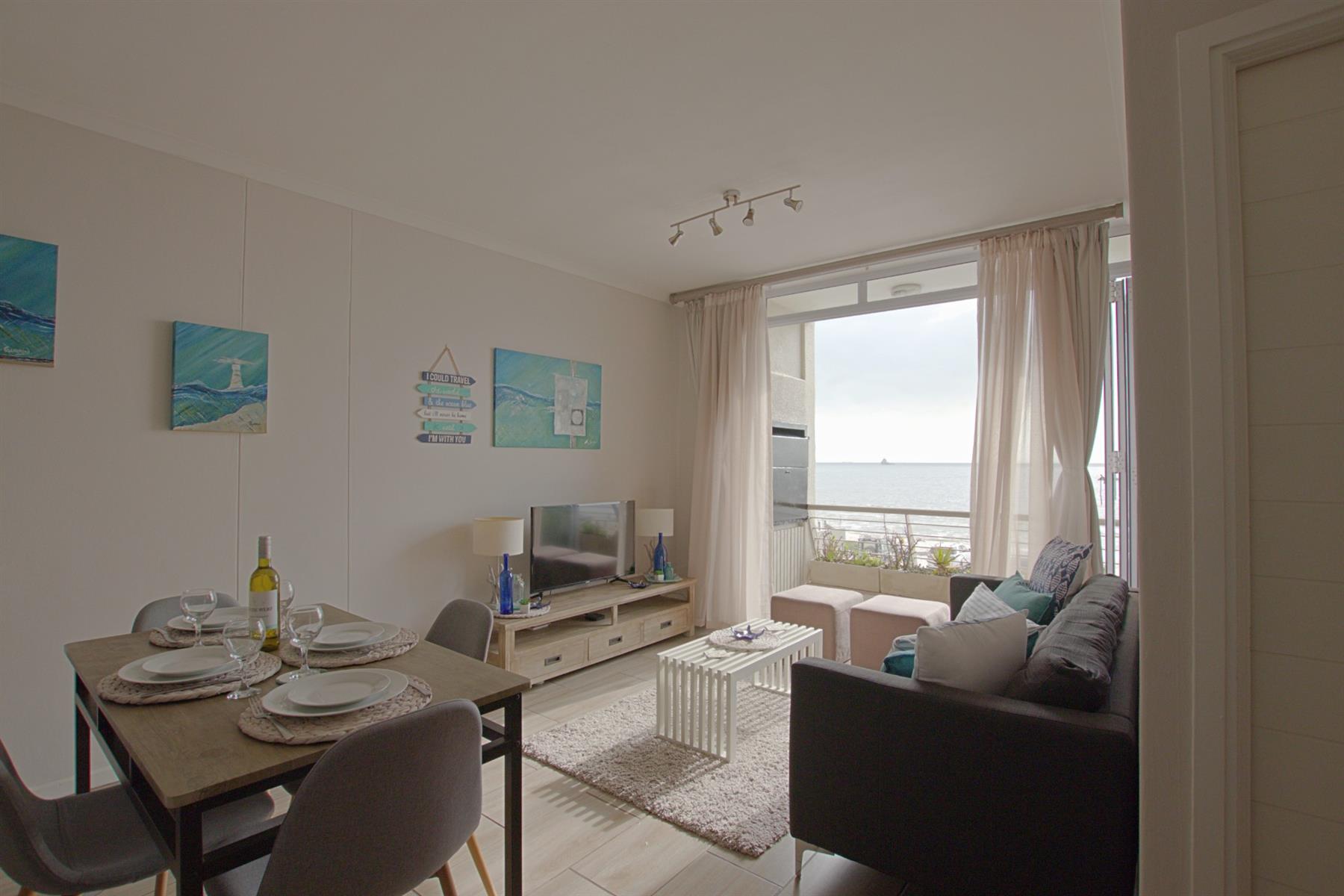 Apartment To Rent in Lagoon Beach, Milnerton