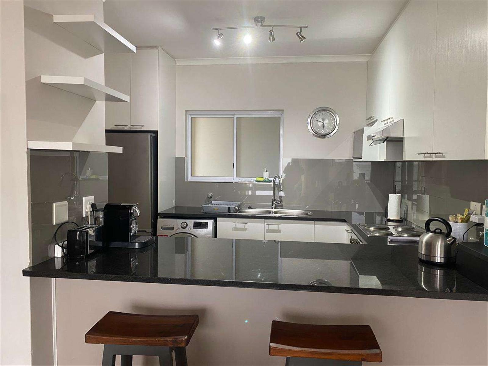 Apartment To Rent in Lagoon Beach, Milnerton
