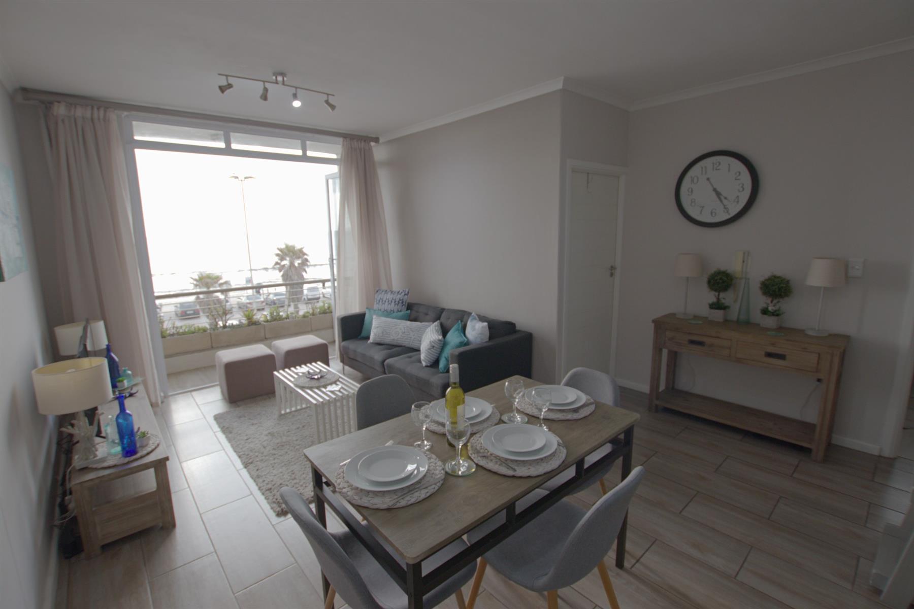 Apartment To Rent in Lagoon Beach, Milnerton