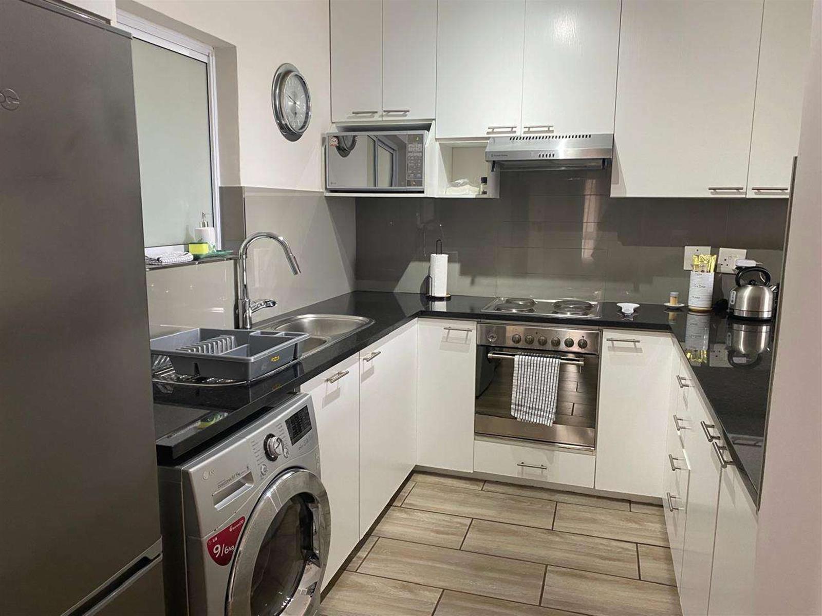 Apartment To Rent in Lagoon Beach, Milnerton