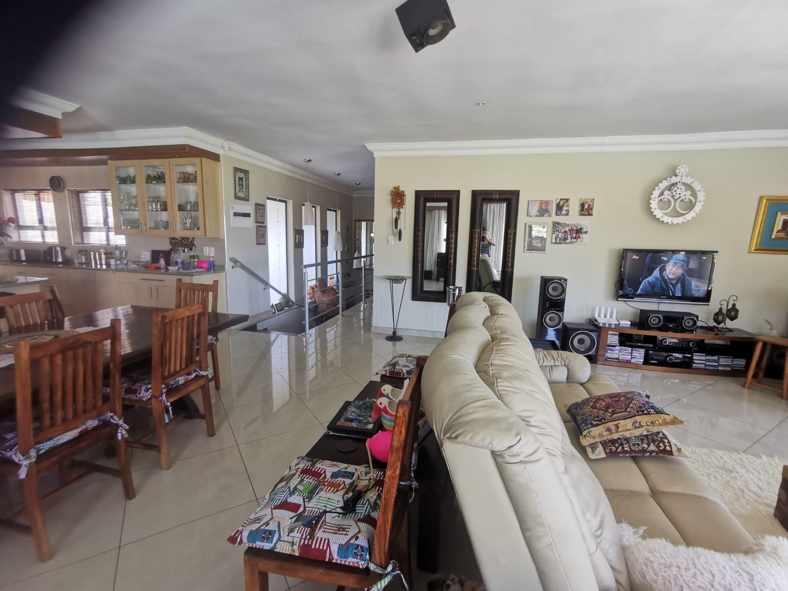 House For Sale in Freeland park, Scottburgh, KwaZulu-Natal