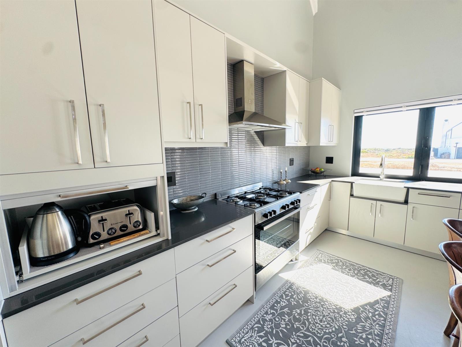 Quiet Coastal Elegance - A Calm Sanctuary with Ocean Views in Toothrock Estate, Jacobsbaai