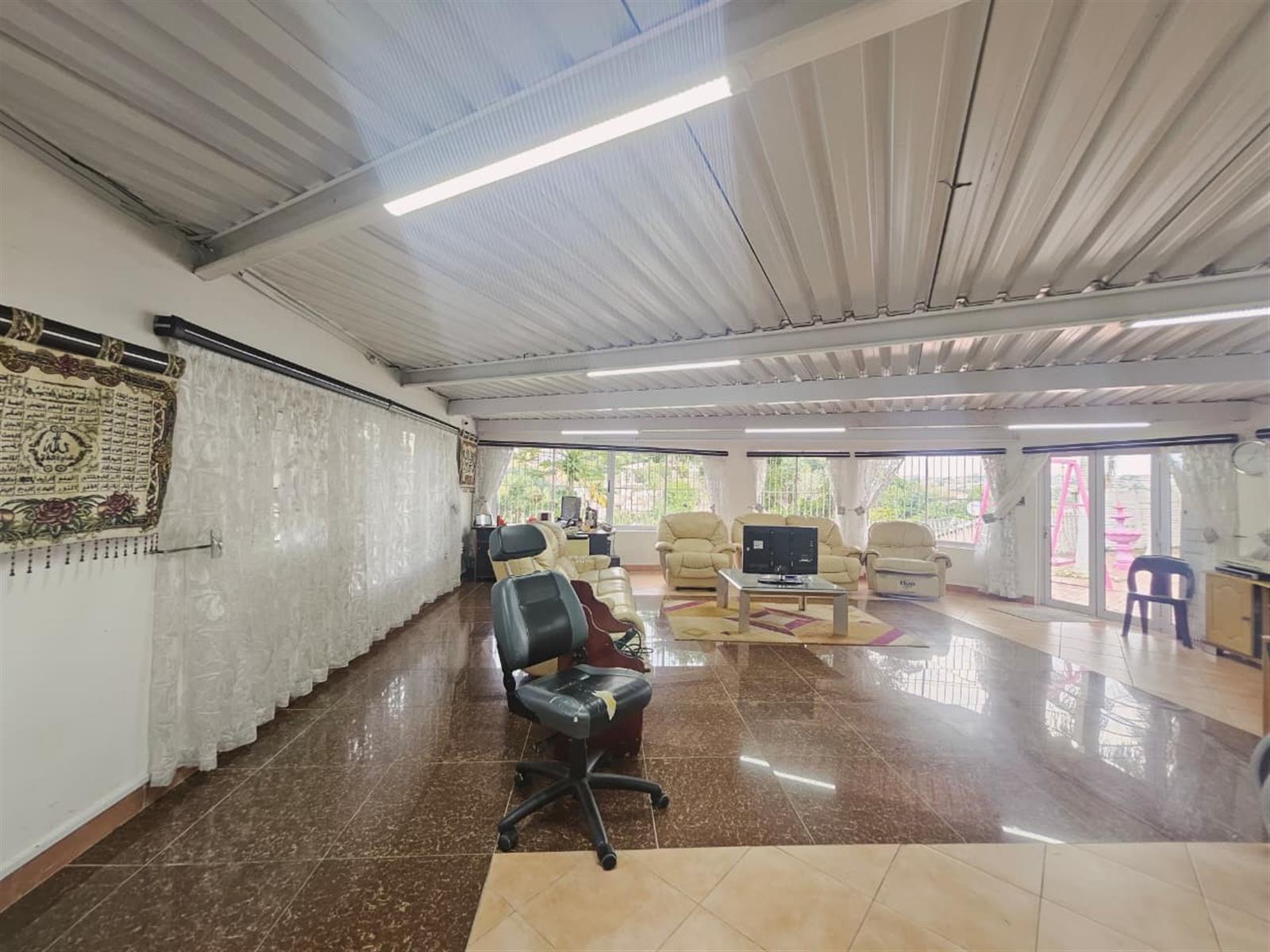 Spacious 6 Bedroom Home with Multiple EnSuites and Flatlet For Sale