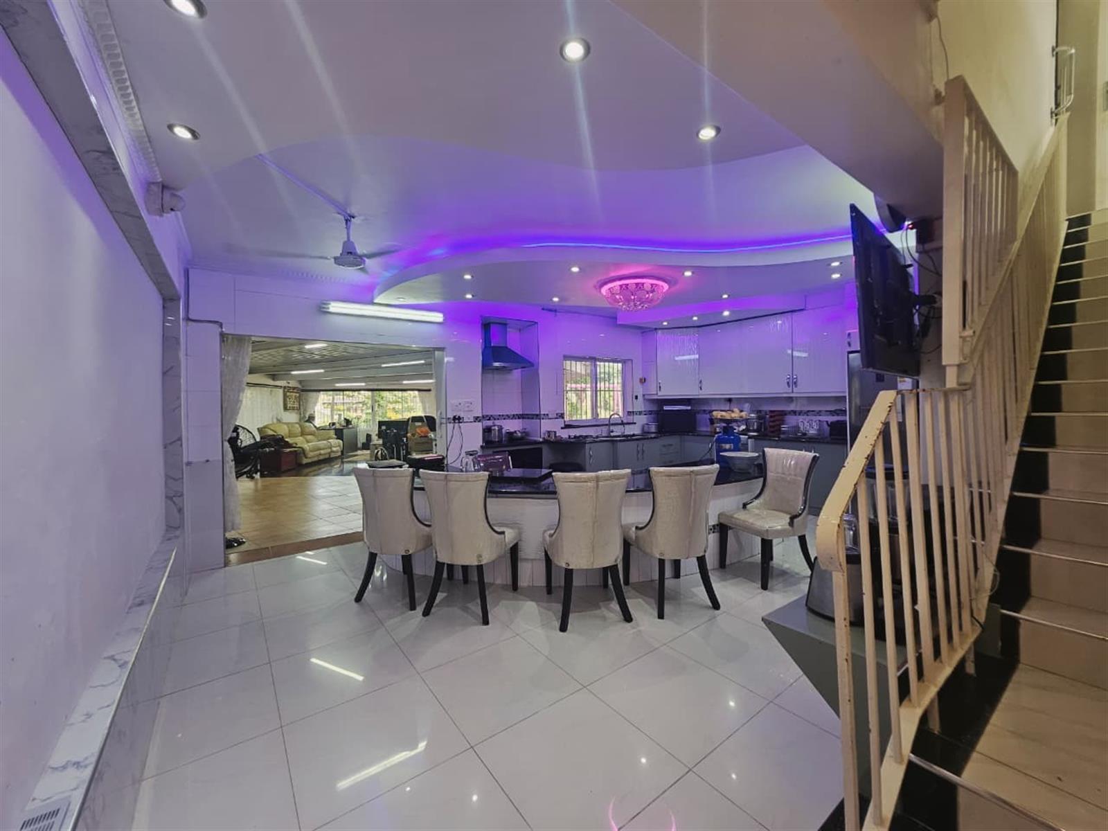 Spacious 6 Bedroom Home with Multiple EnSuites and Flatlet For Sale